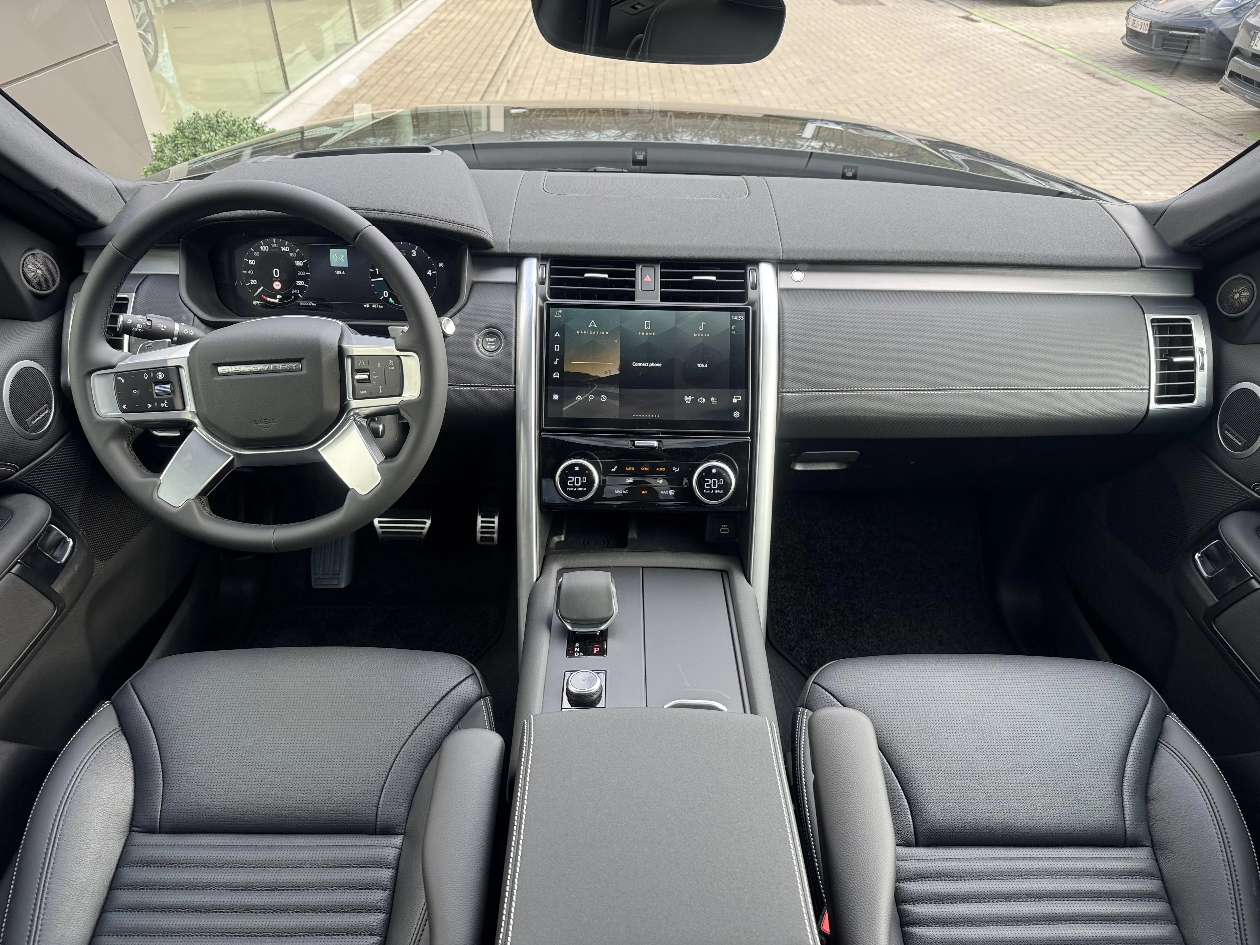 Land Rover-Discovery-image-4