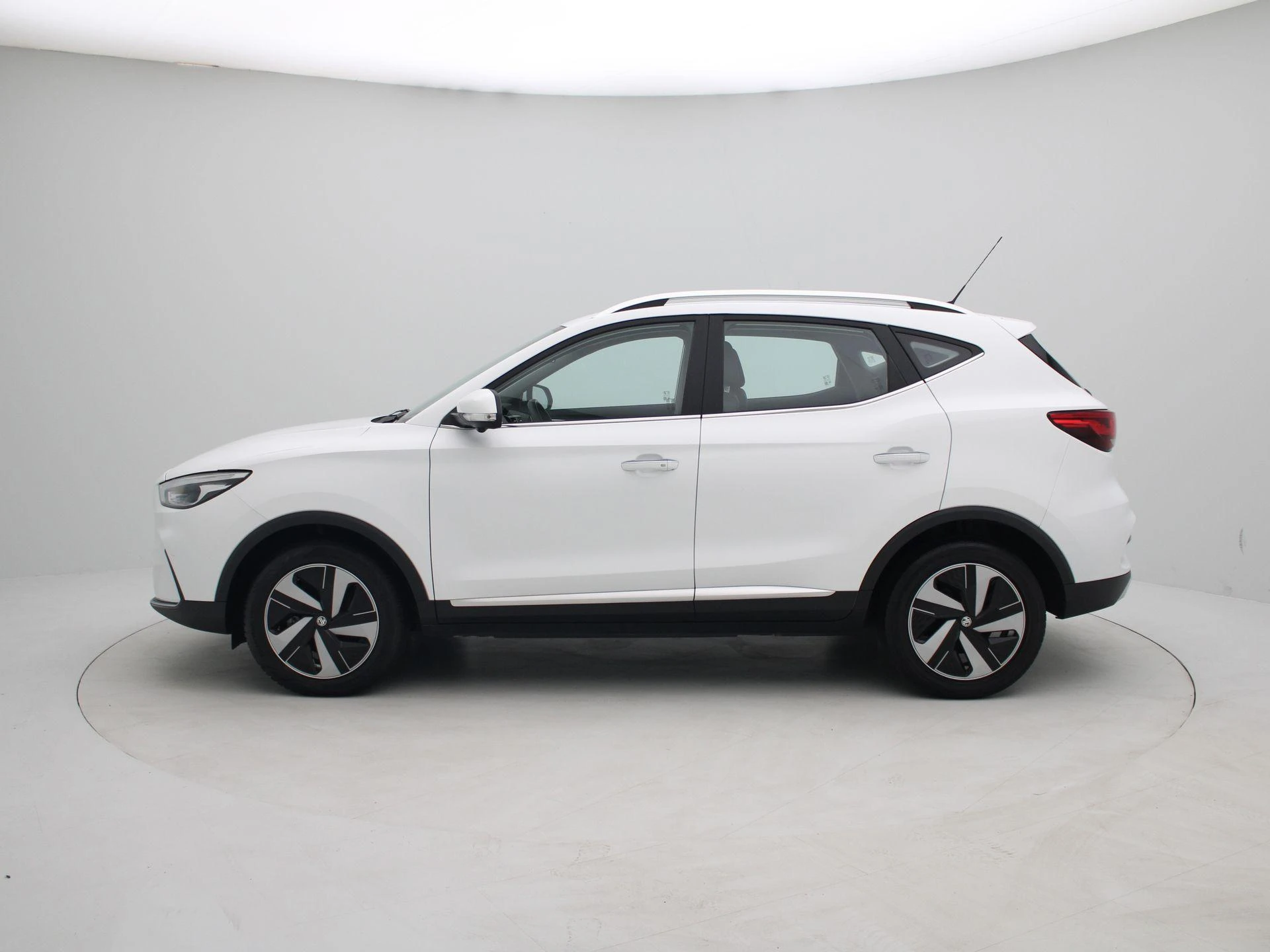 MG-ZS EV-image-3