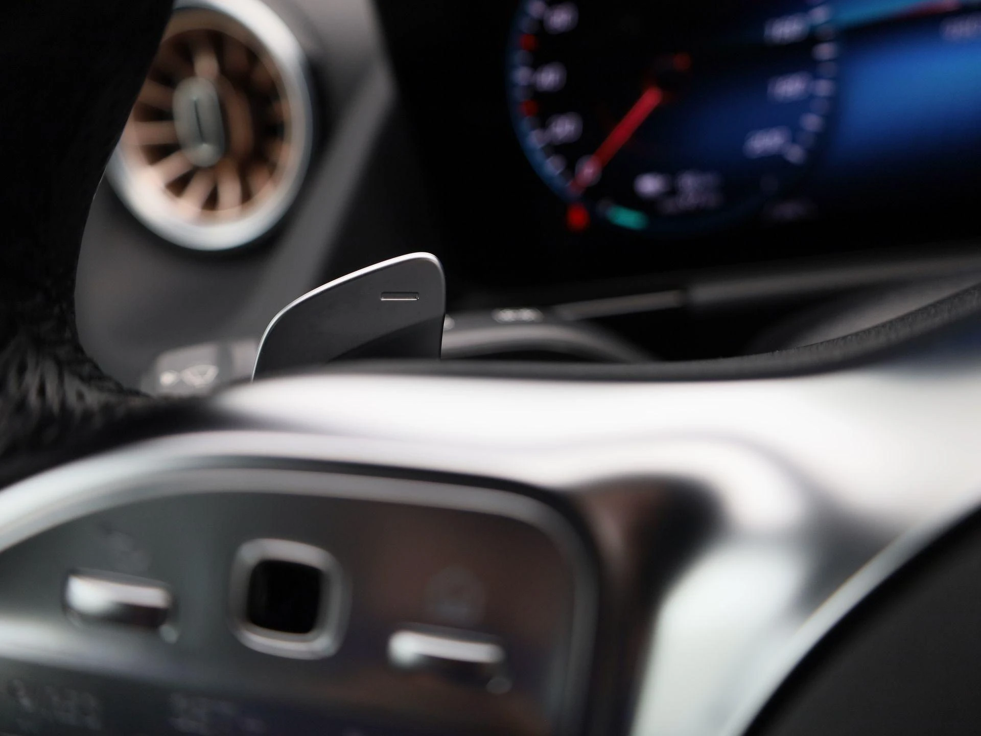 Mercedes-Benz-EQA-image-22