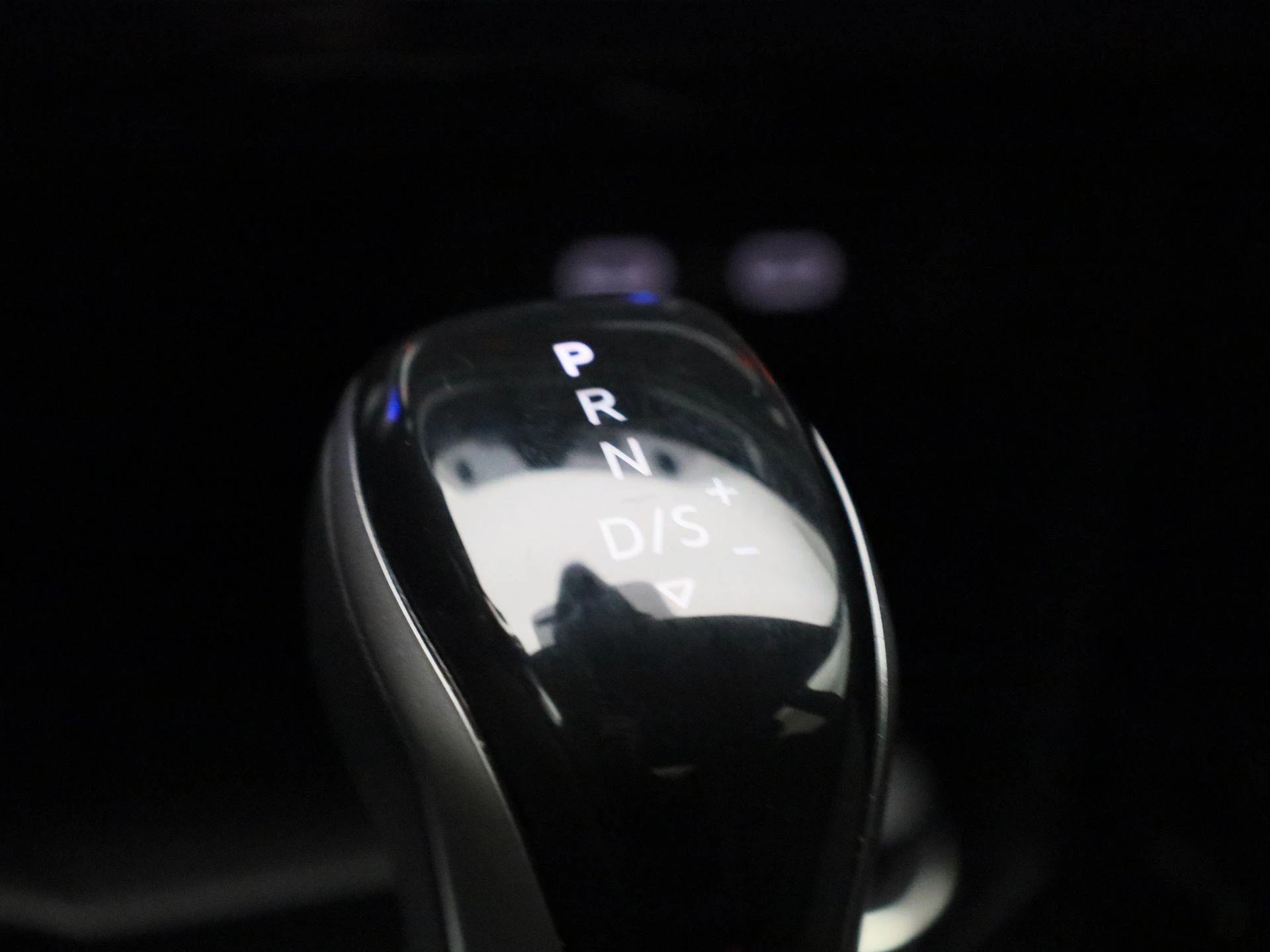 Volkswagen-T-Roc-image-18