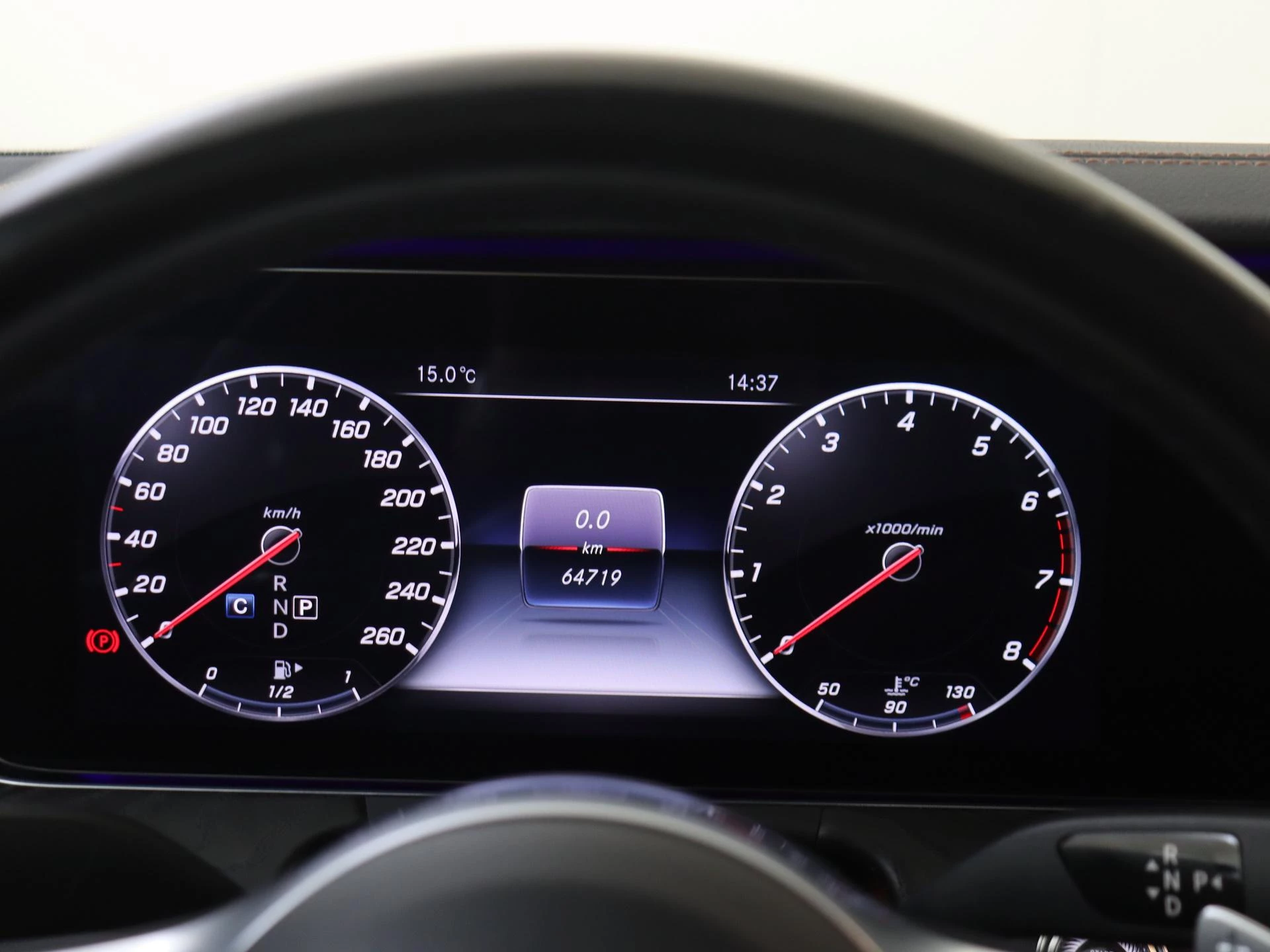 Mercedes-Benz-E-Klasse-image-11