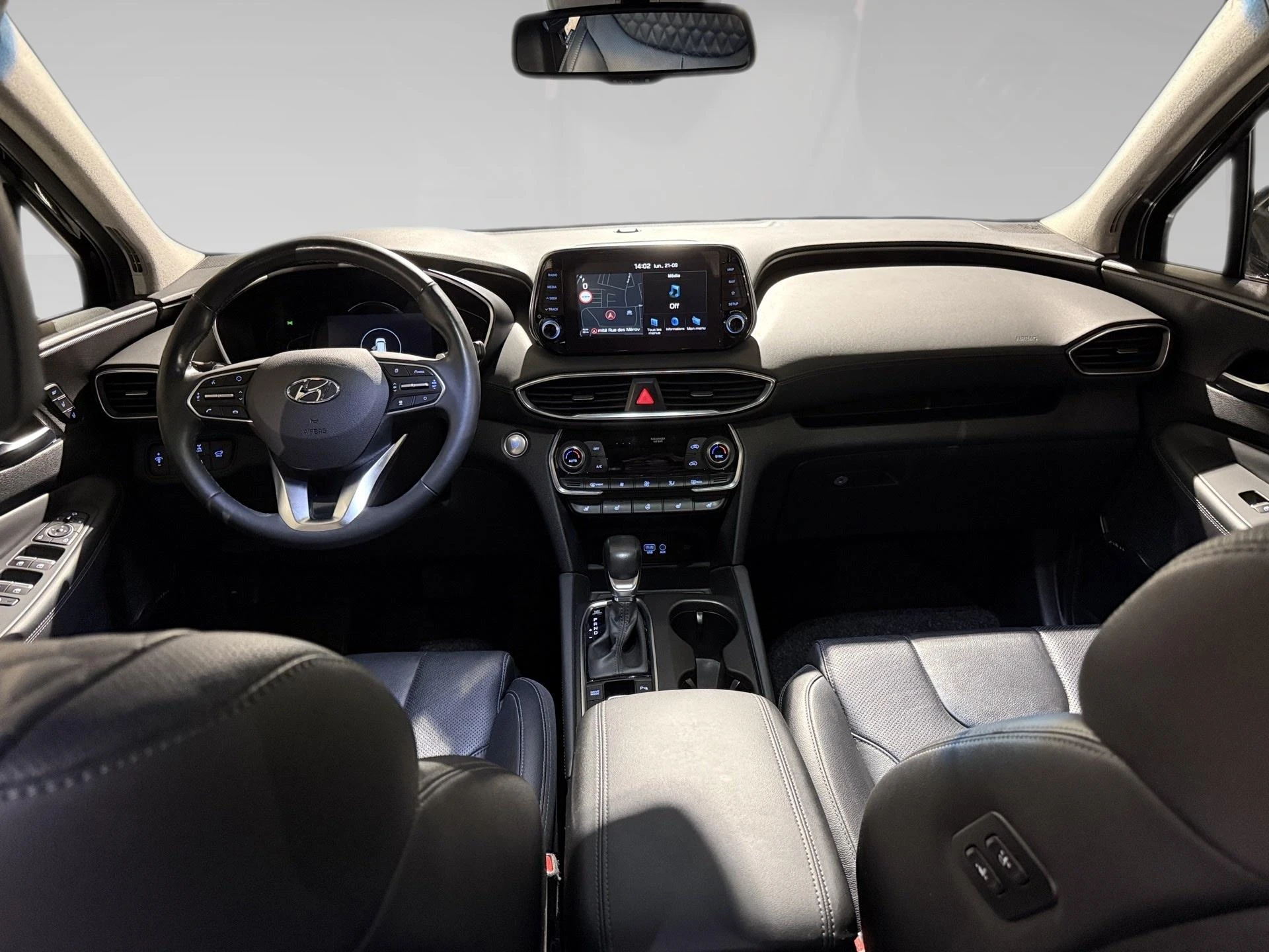 Hyundai-Santa Fe-image-4