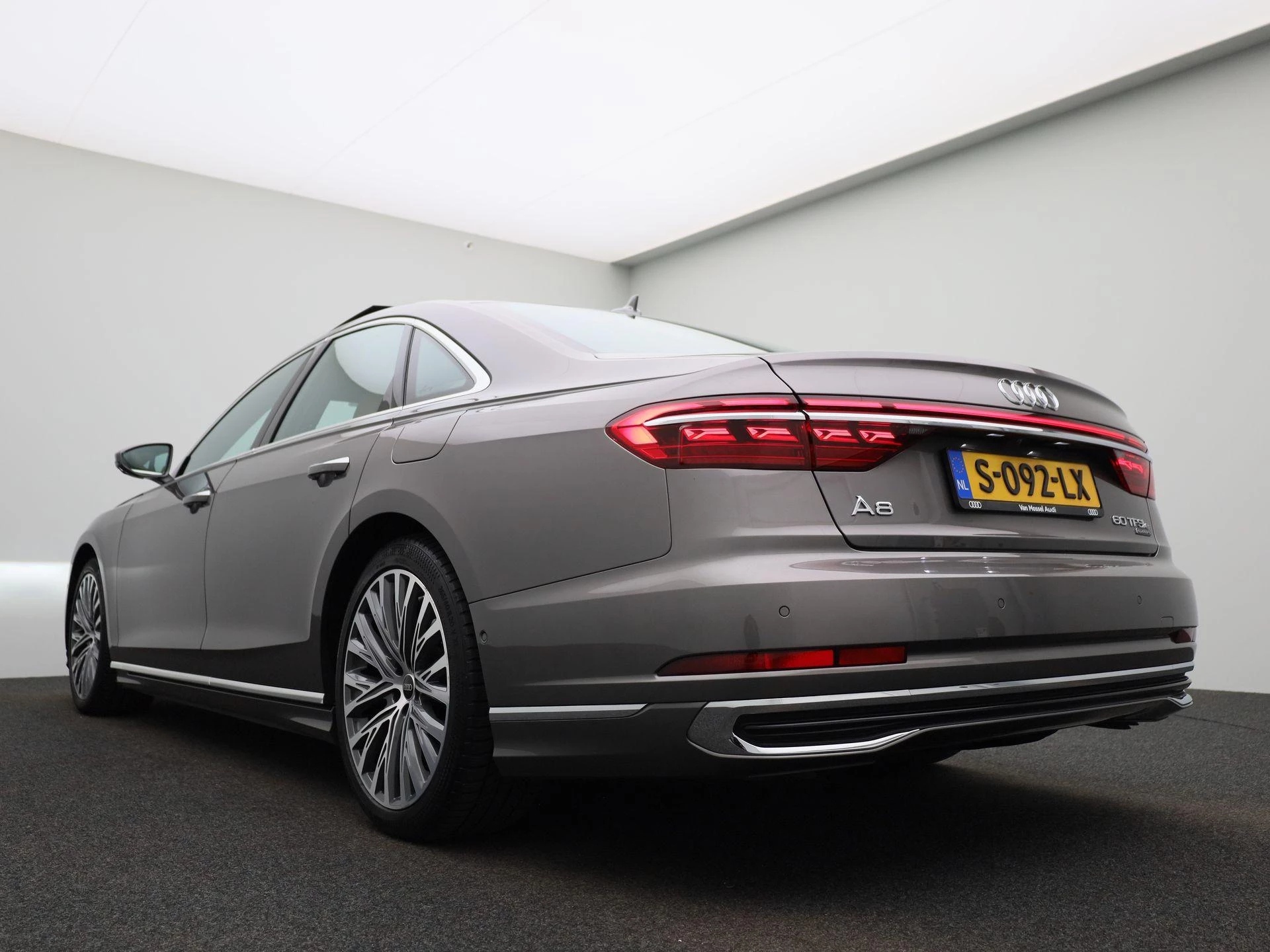 Audi A8 60 TFSI e quattro