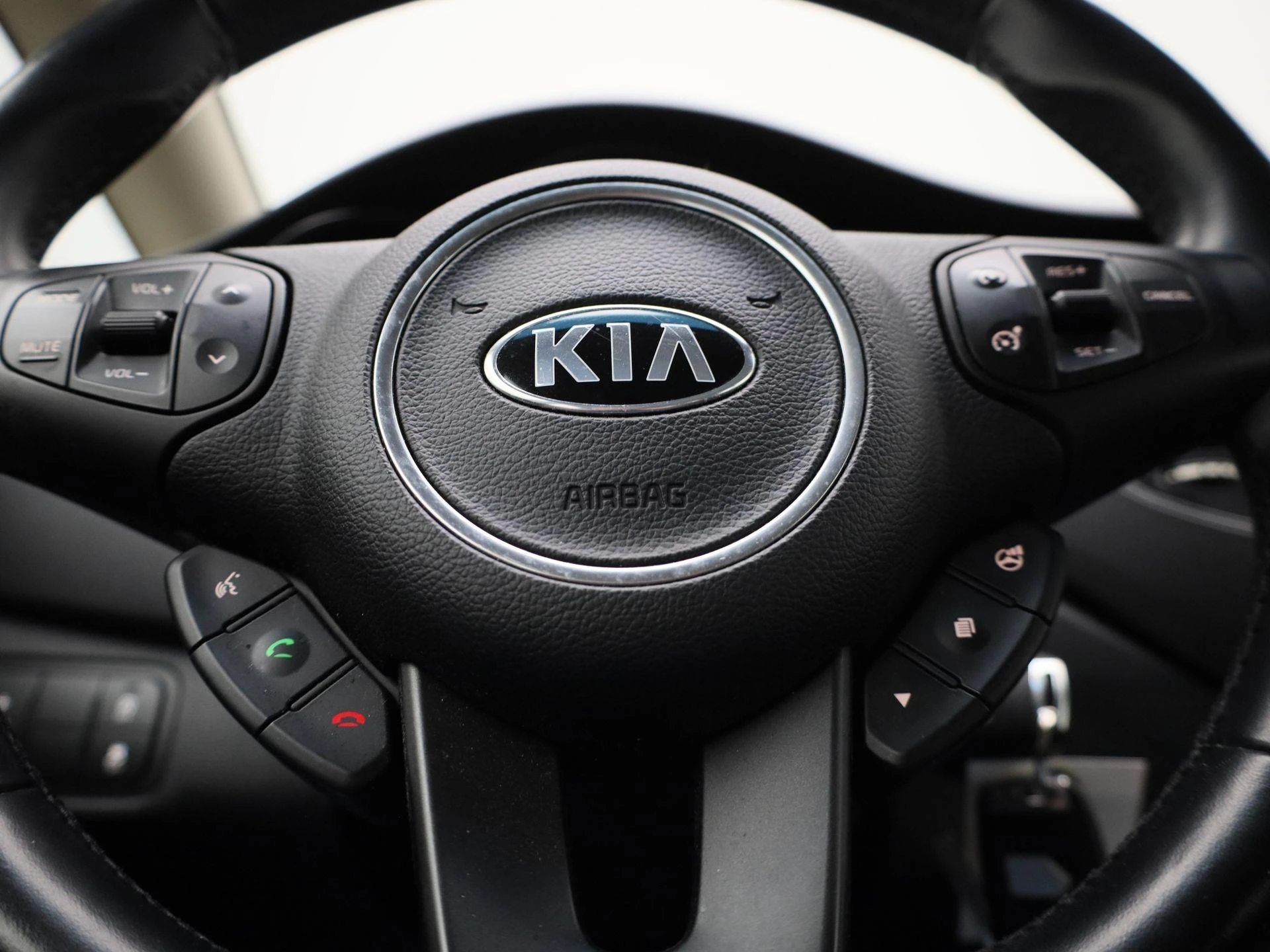 Kia-Carens-image-30