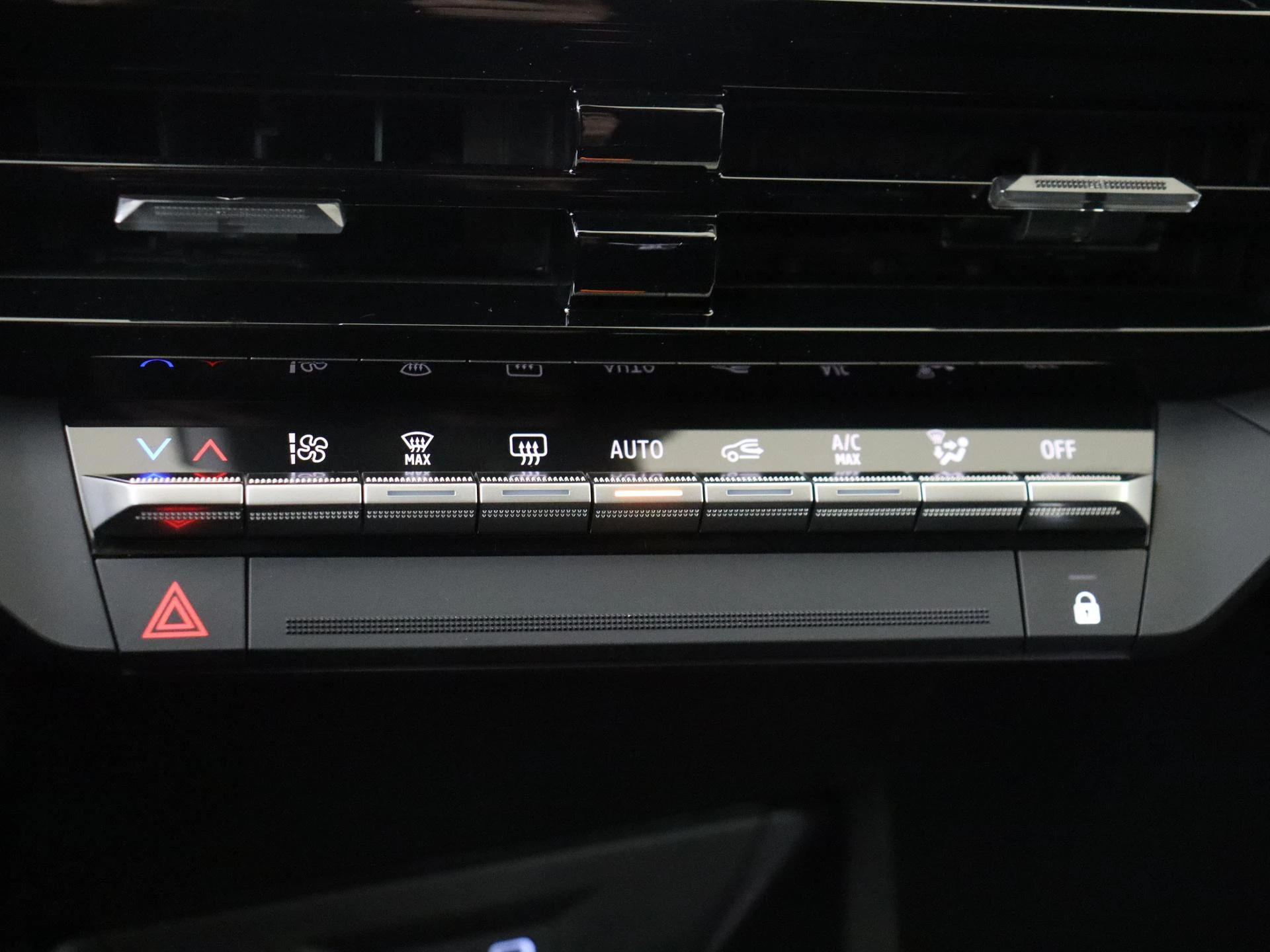 Renault-Clio-image-19