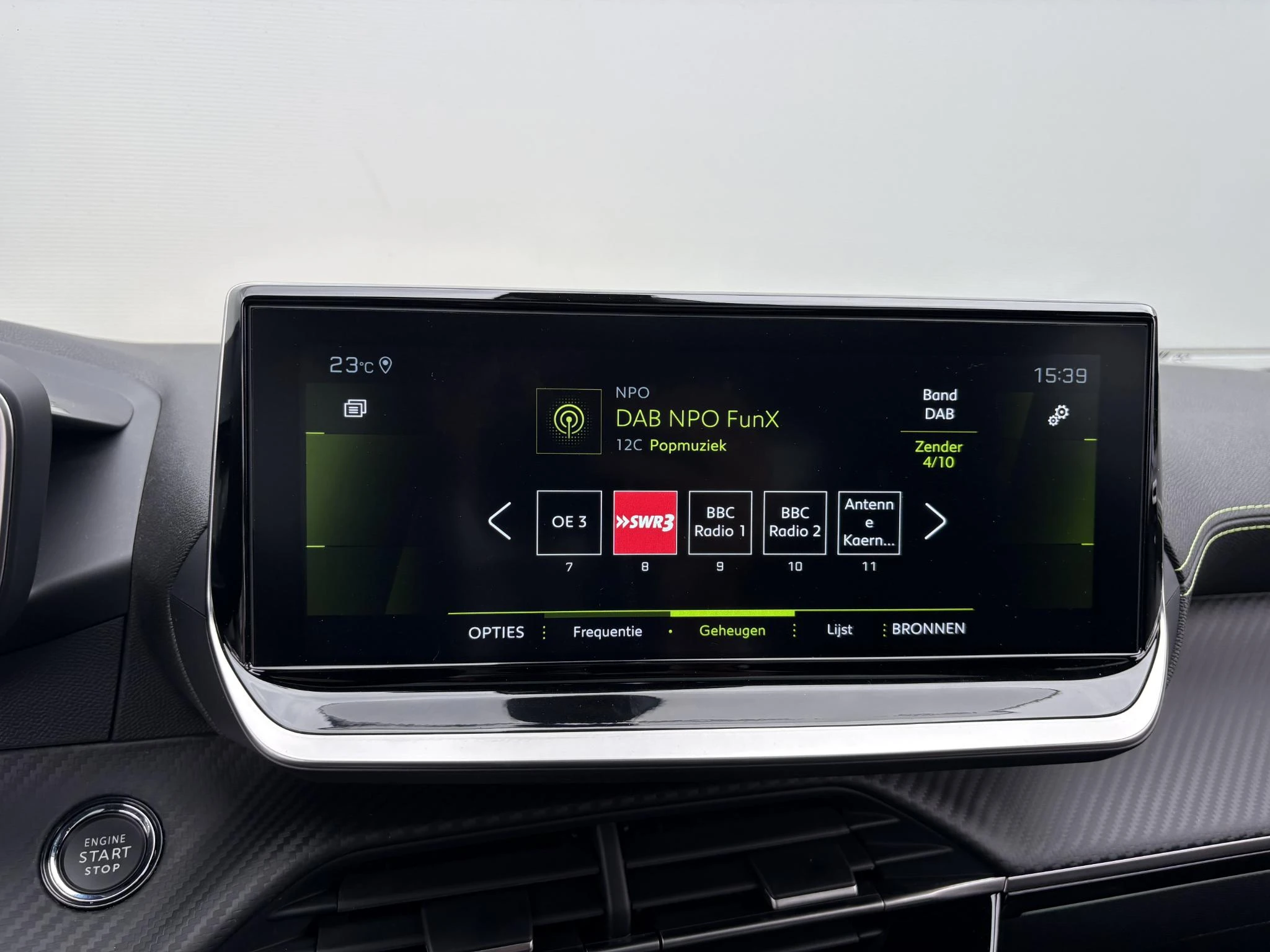 Peugeot-208-image-16