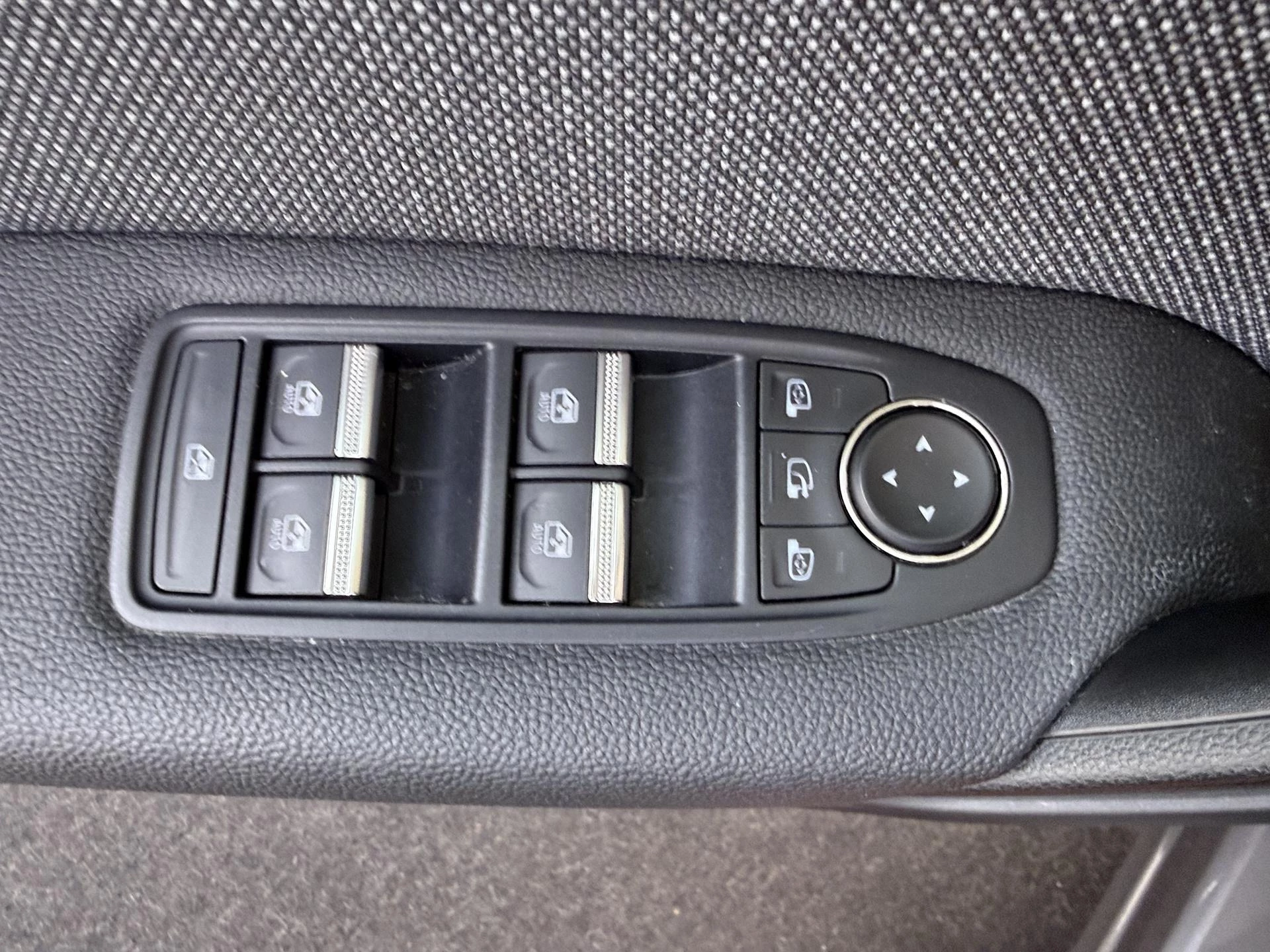 Renault-Captur-image-24