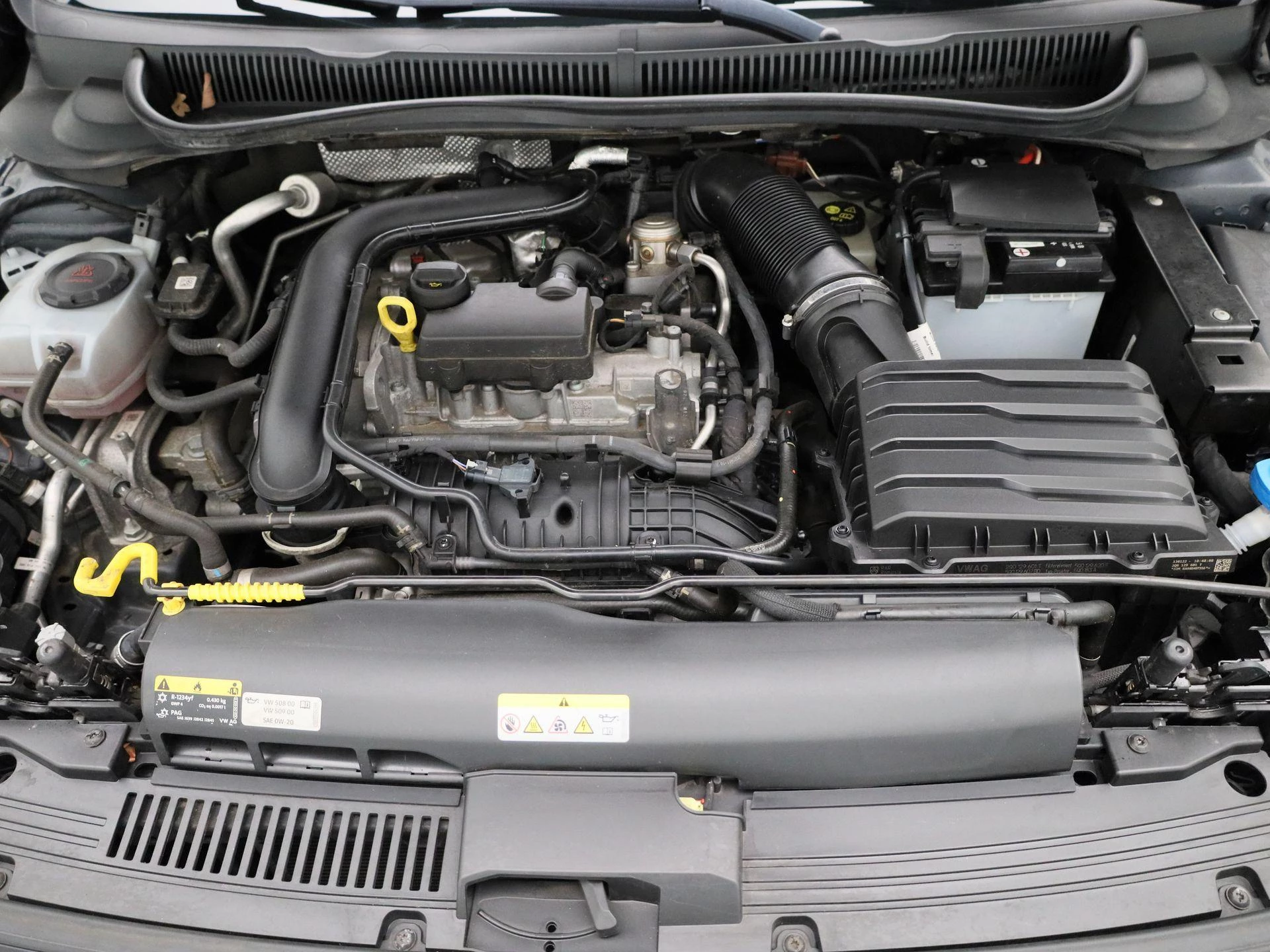 Volkswagen-Polo-image-28