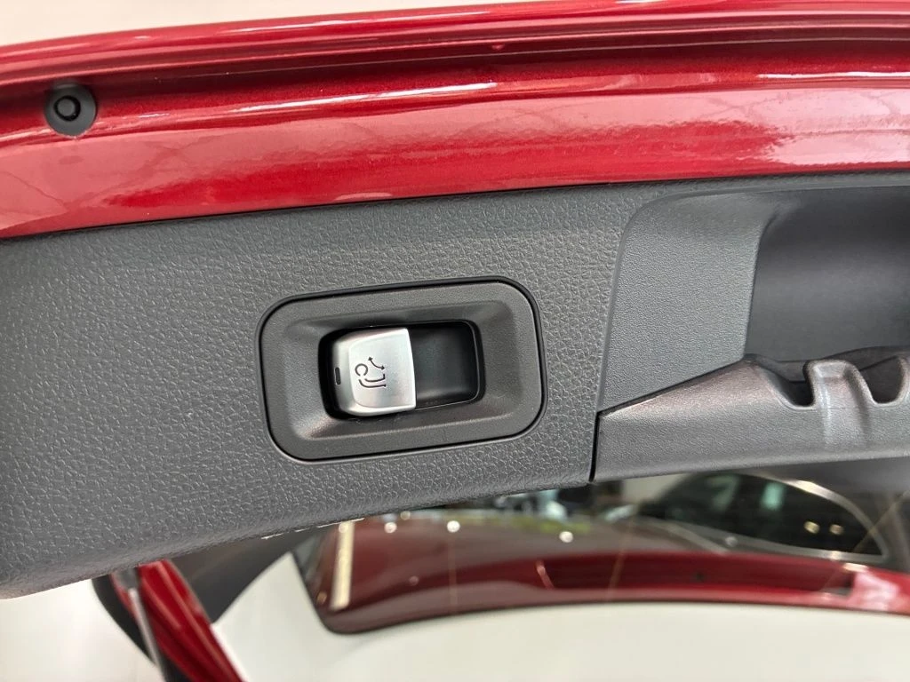 Mercedes-Benz-C-Klasse 300-image-19