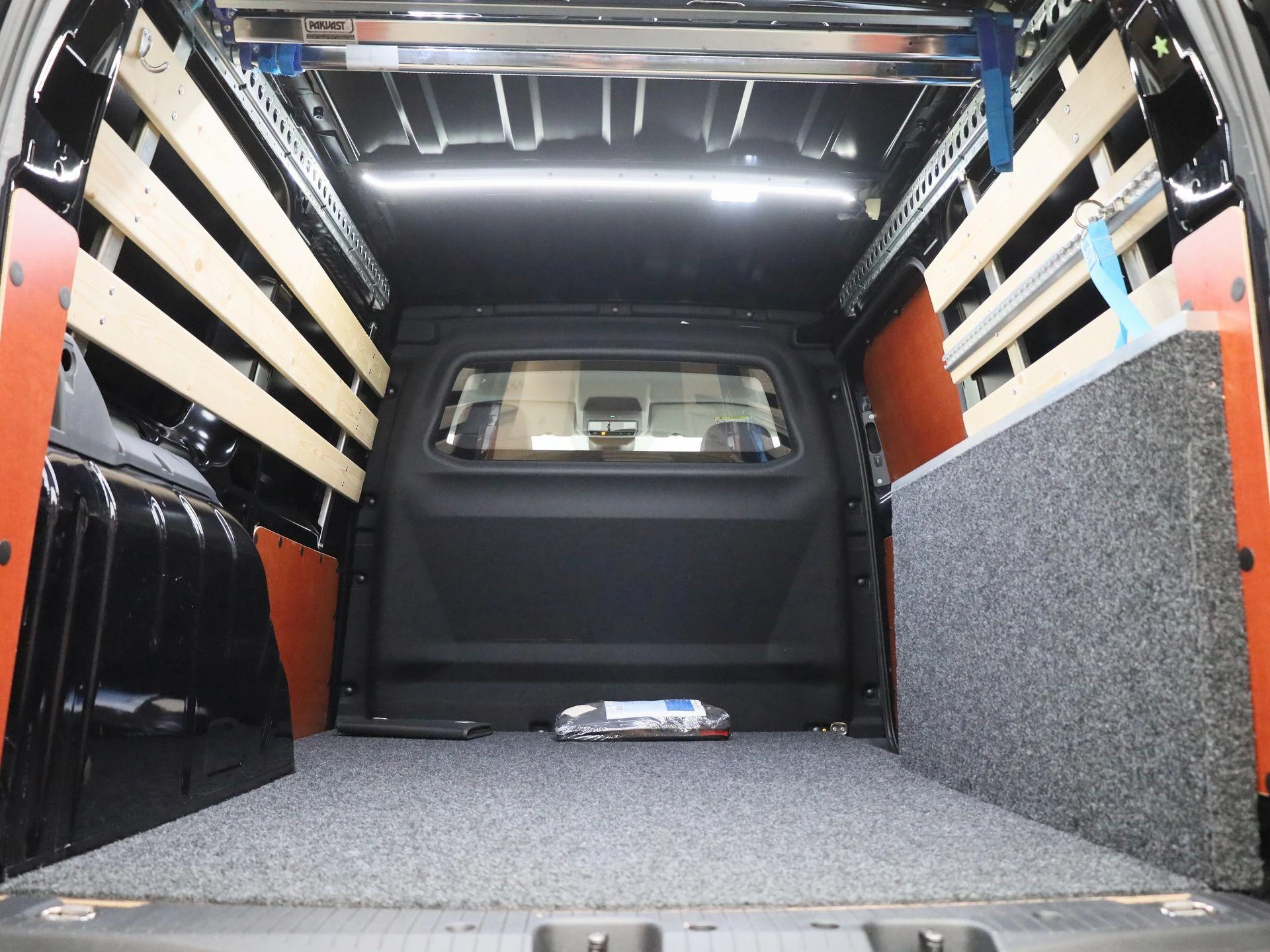 Volkswagen-Caddy-image-17
