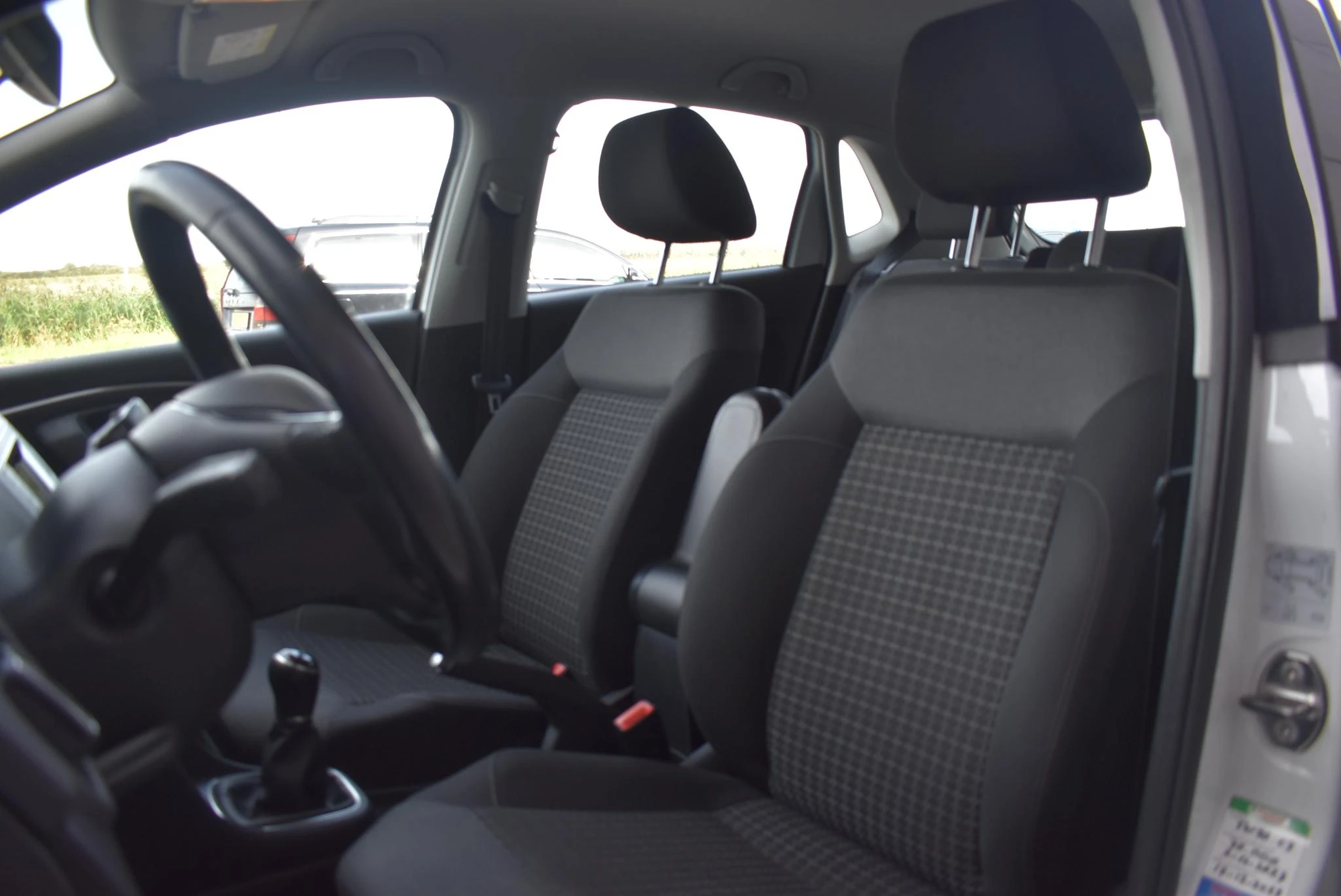 Volkswagen-Polo-image-15