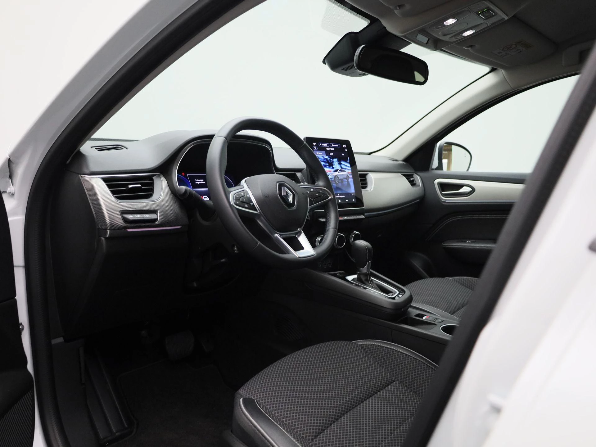 Renault-Arkana-image-27