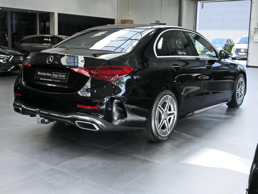 Mercedes-Benz-C-Klasse 300-image-5