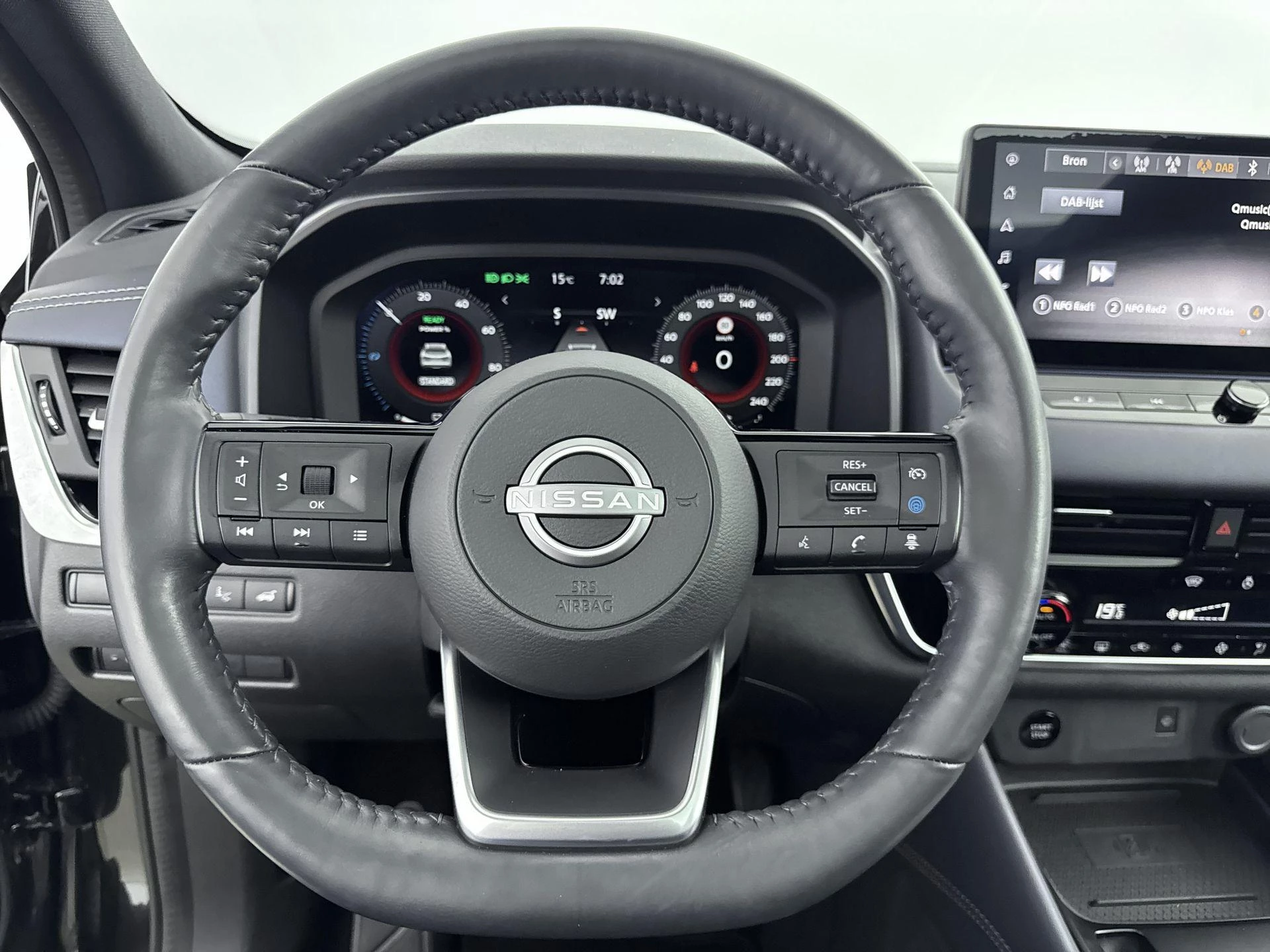Nissan-QASHQAI-image-14