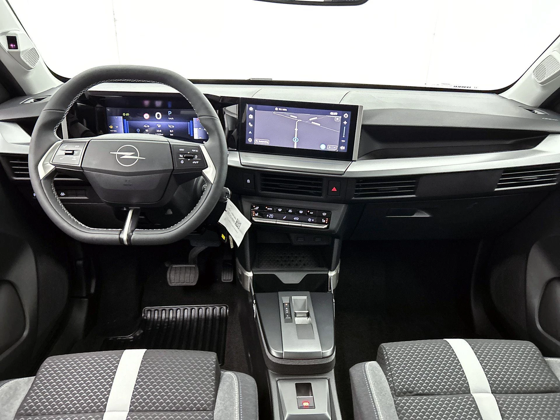 Opel-Frontera-image-21