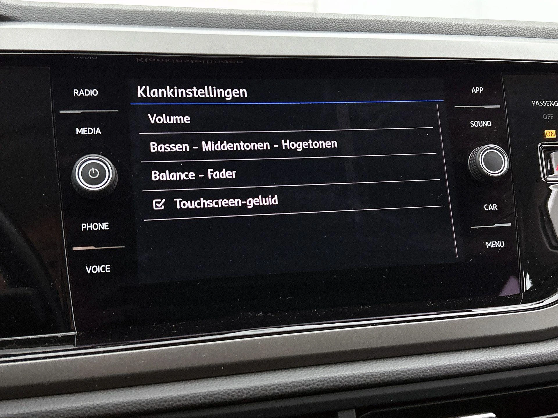 Volkswagen-Polo-image-10