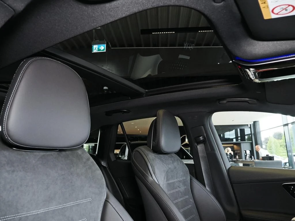 Mercedes-Benz-GLC 220 d-image-15
