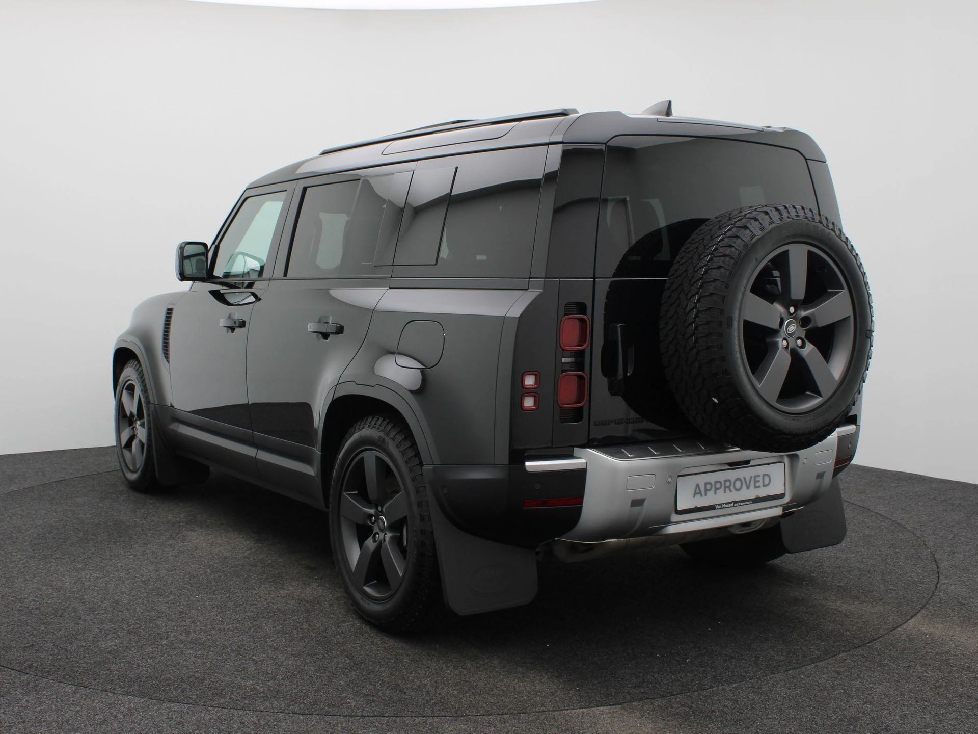Land Rover-Defender-image-1