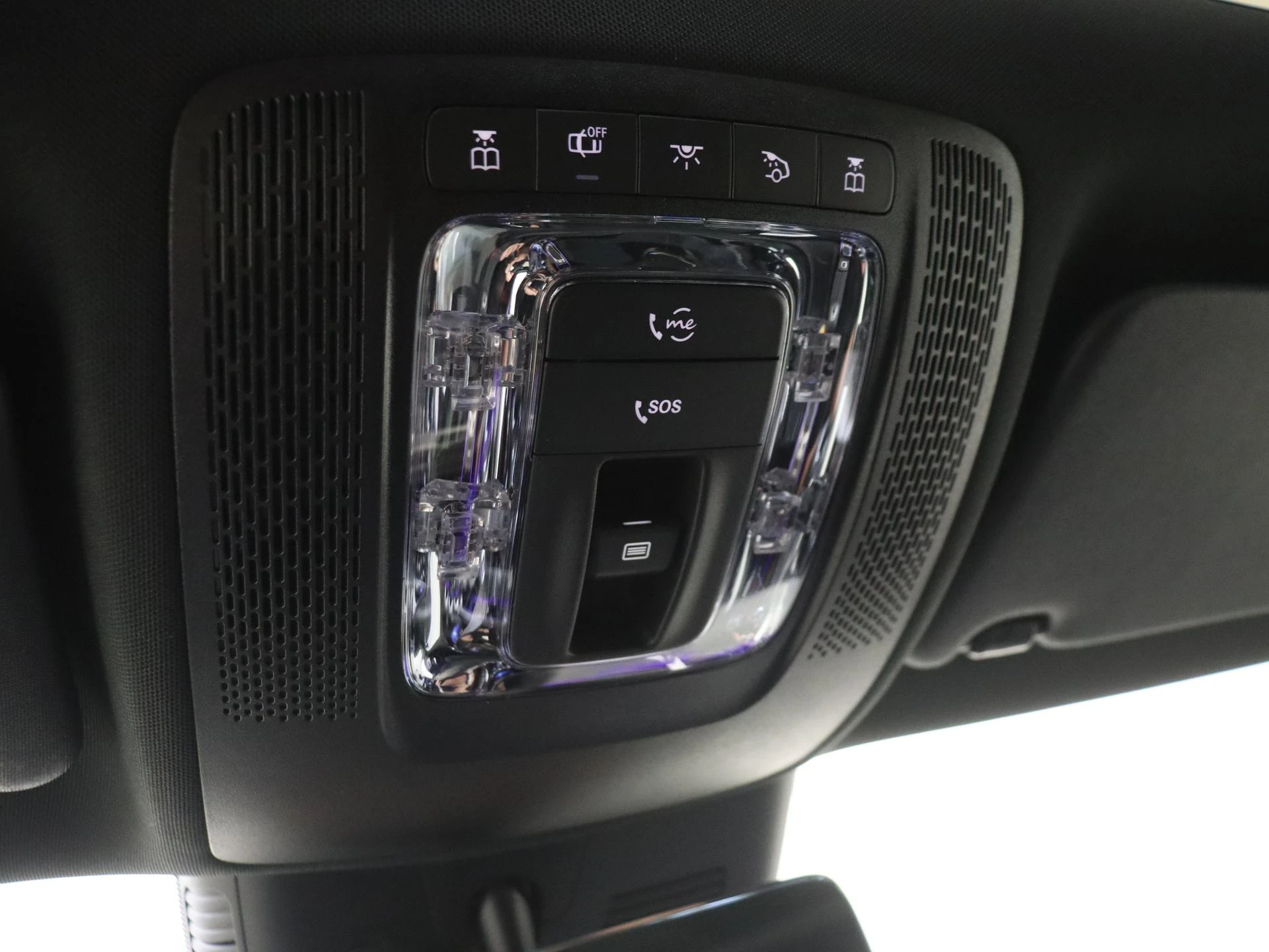 Mercedes-Benz-GLA-image-23