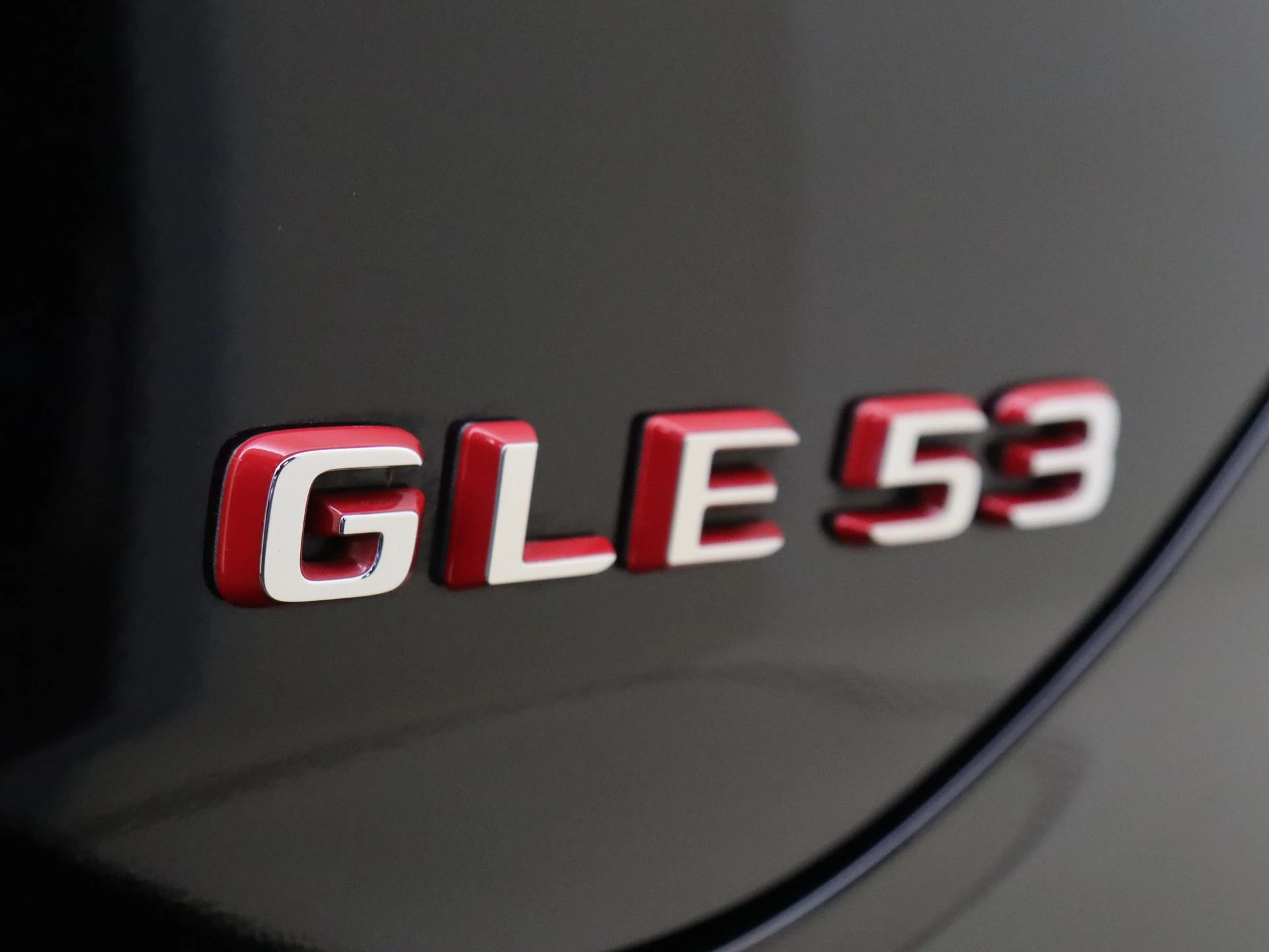 Mercedes-Benz-GLE-image-38
