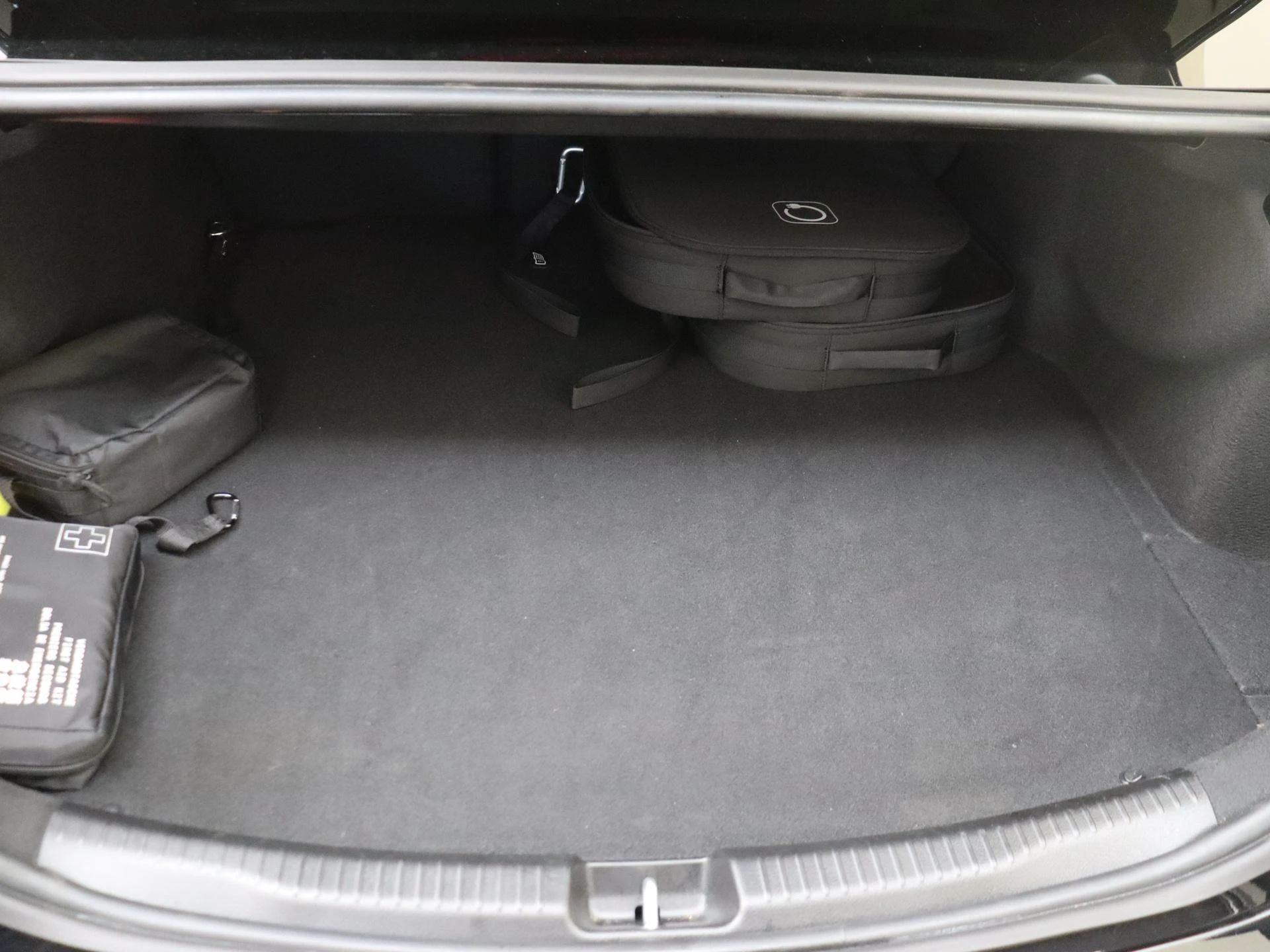 Mercedes-Benz-C-Klasse-image-29