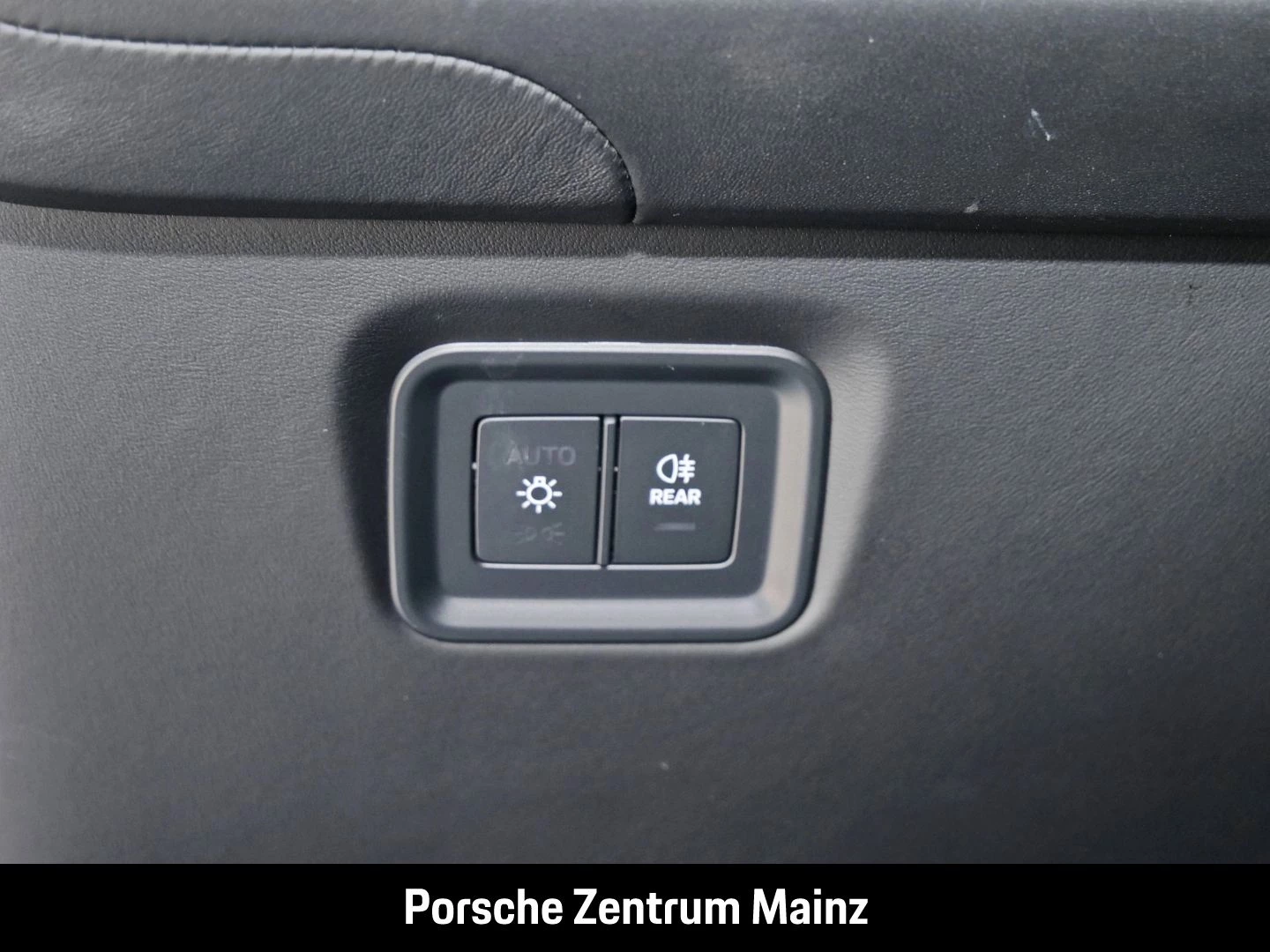 Porsche Cayenne E-Hybrid InnoDrive Head-Up Luftfederung -