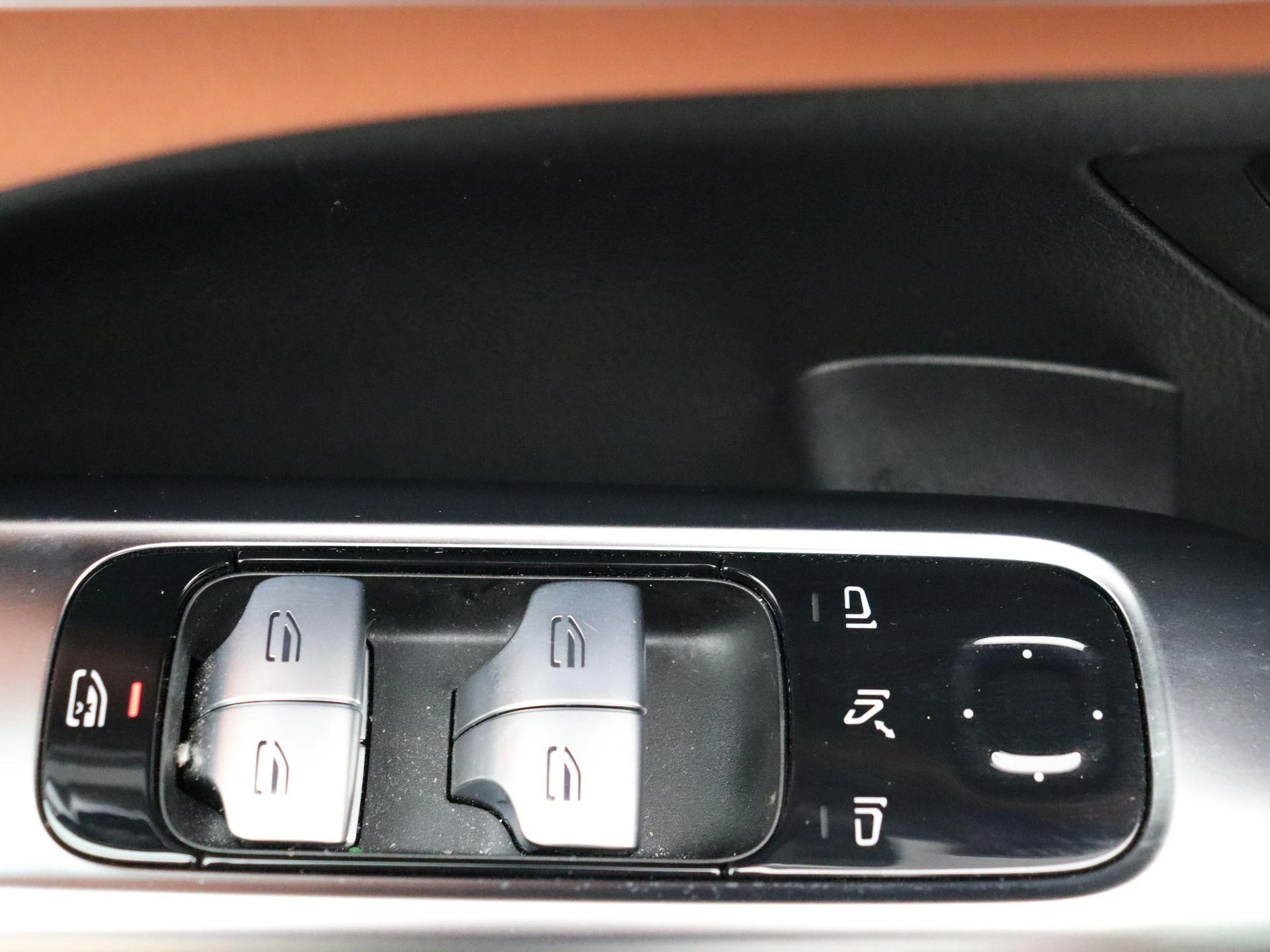 Mercedes-Benz-C-Klasse-image-10