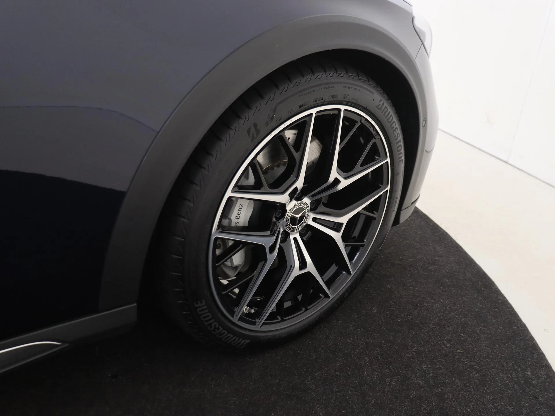 Mercedes-Benz-E-Klasse-image-32