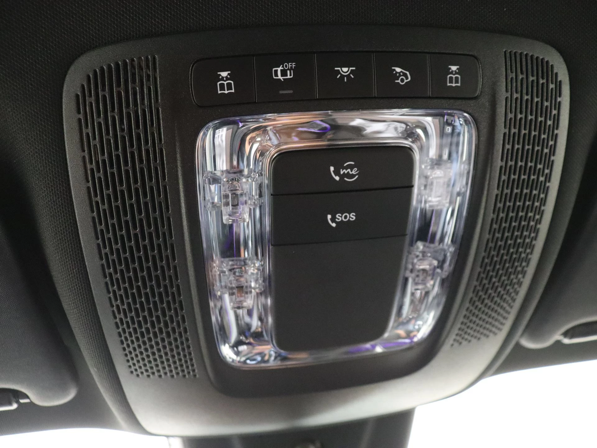 Mercedes-Benz-EQA-image-27