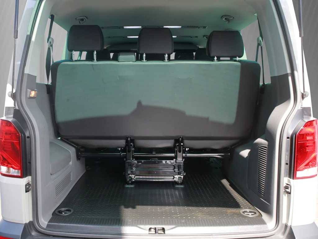 Volkswagen-Transporter-image-5