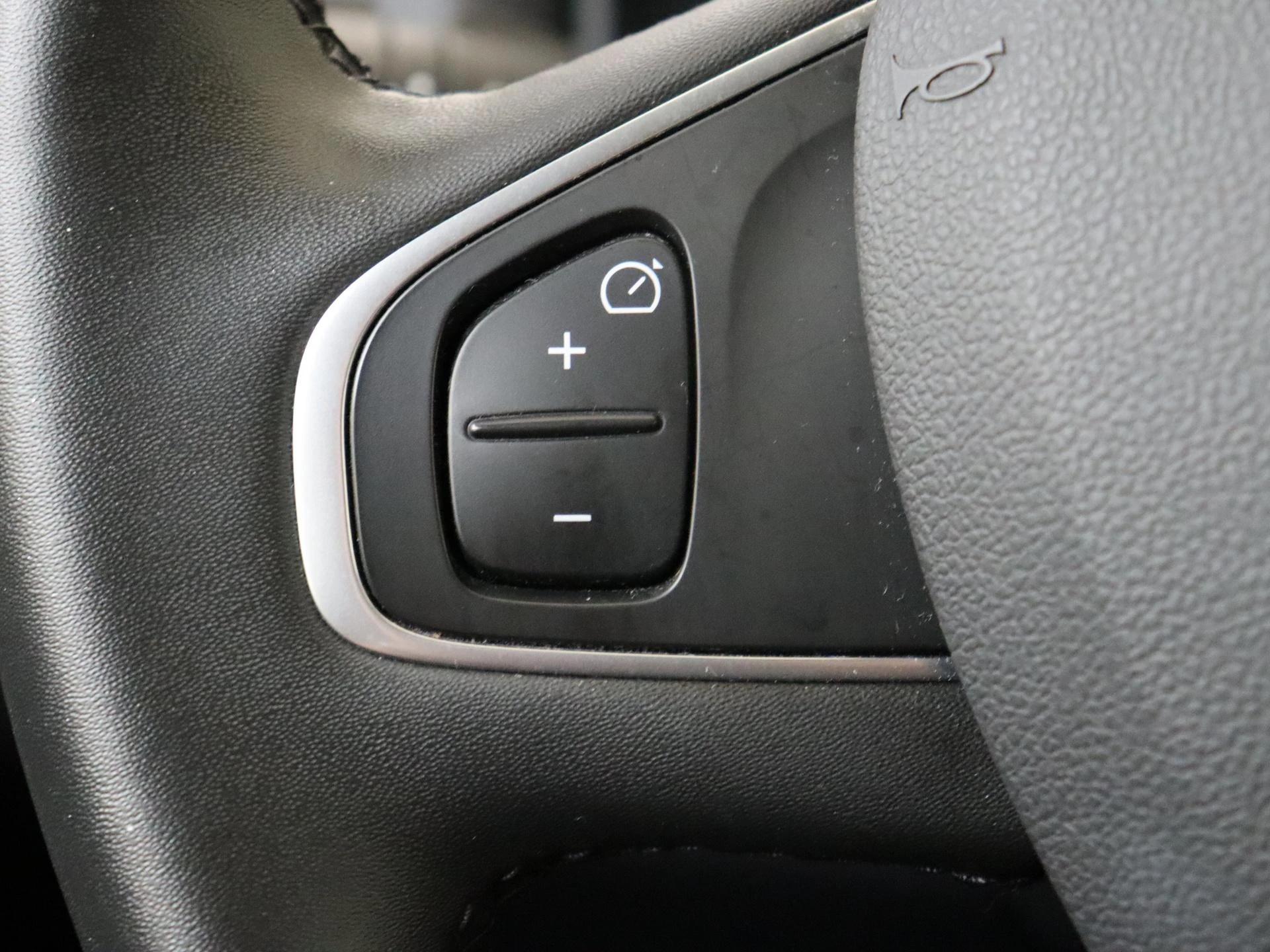 Renault-Clio-image-11