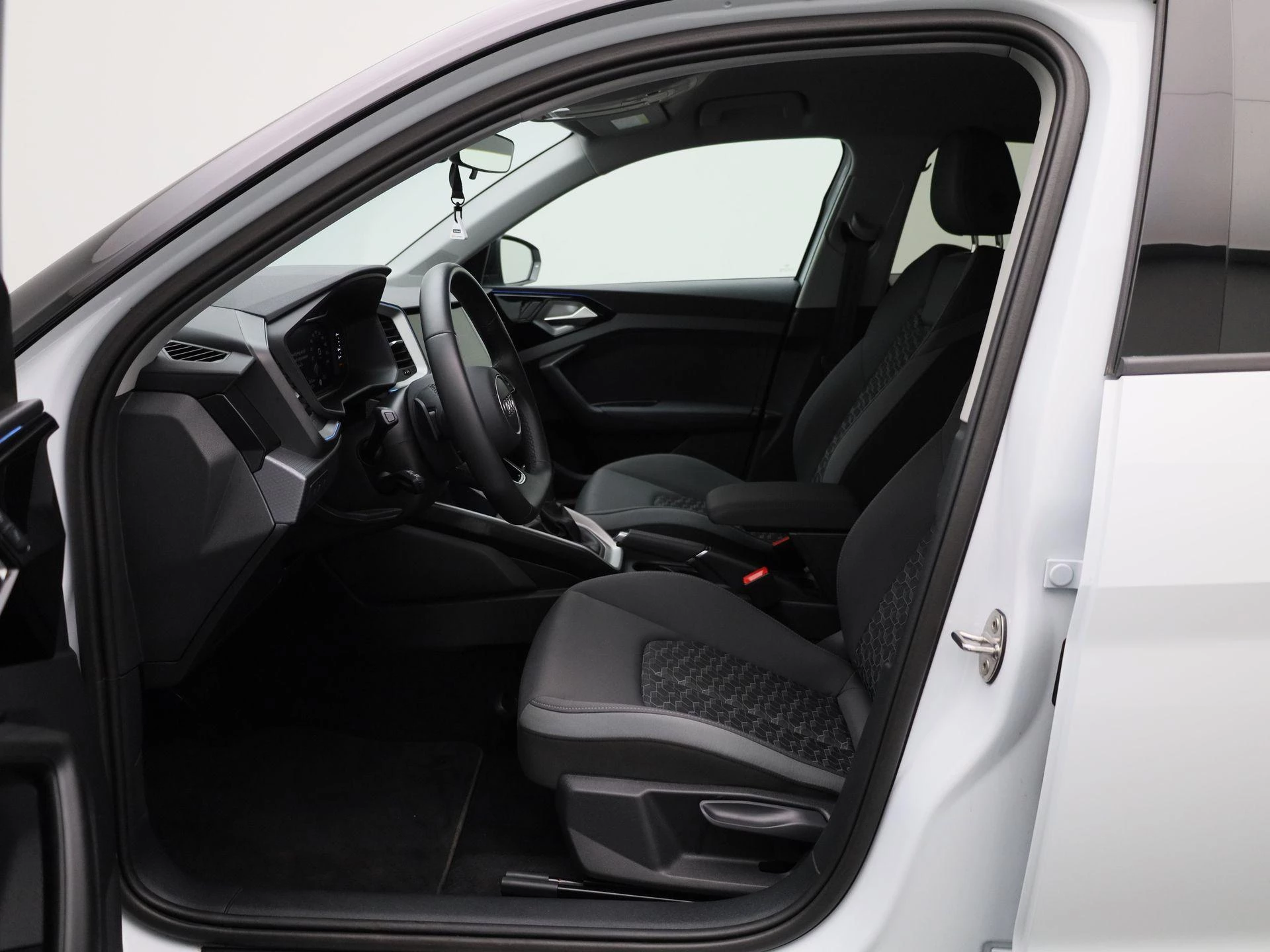 Audi-A1 Sportback-image-8