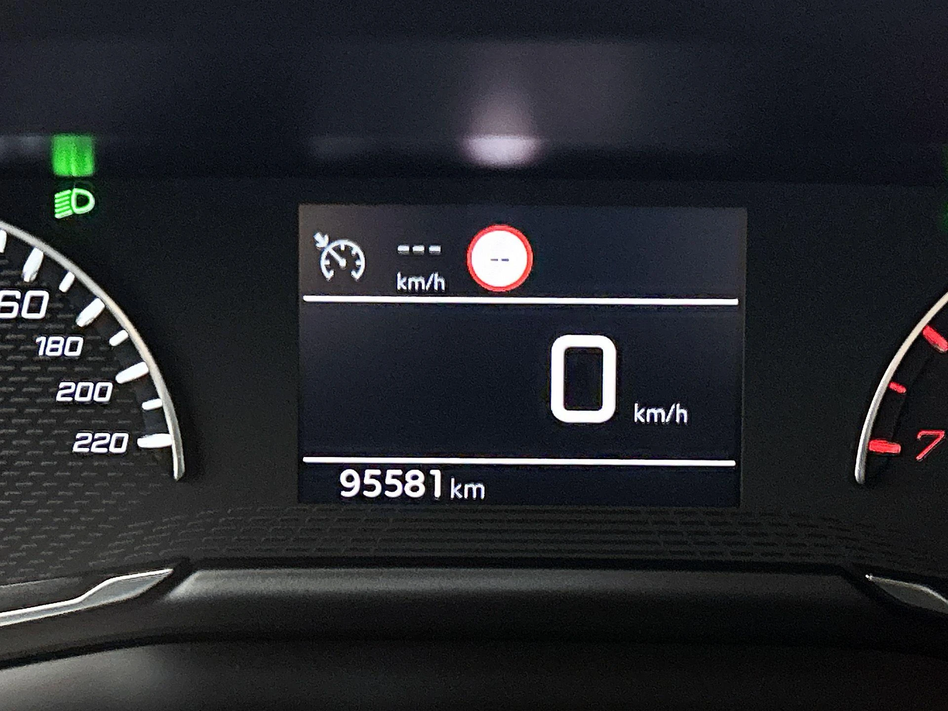 Peugeot-2008-image-13