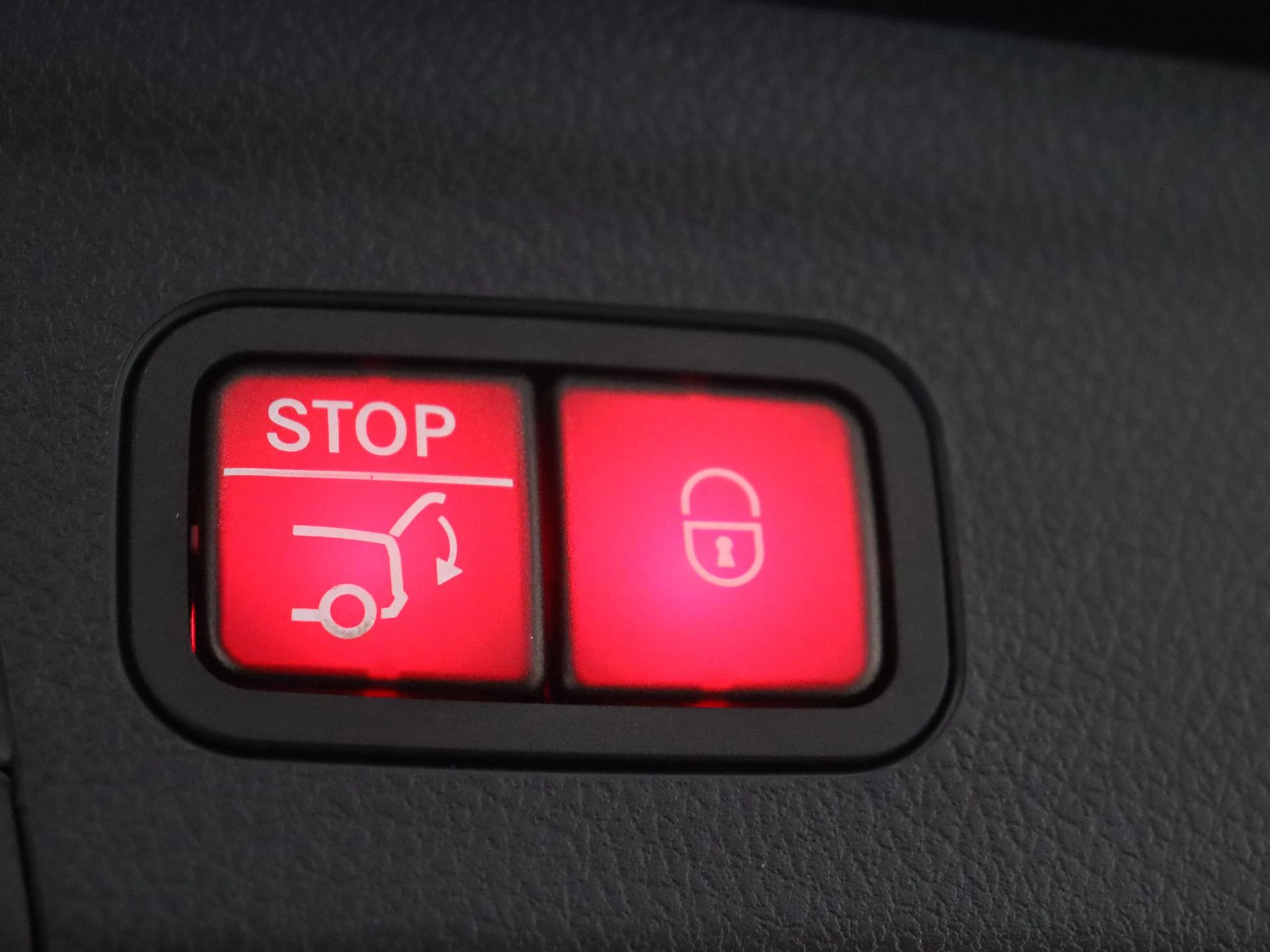 Mercedes-Benz-GLE-image-43