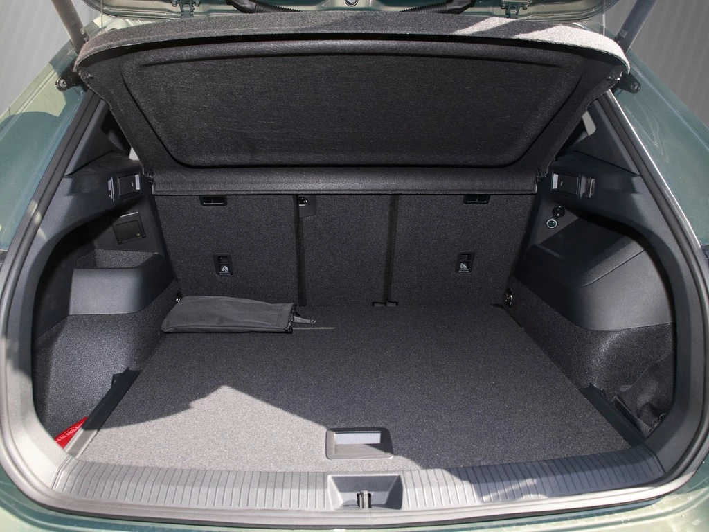 Volkswagen Tiguan R-Line 2.0 TDI 4 Mot. DSG Pano, AHK, Standh. VSA