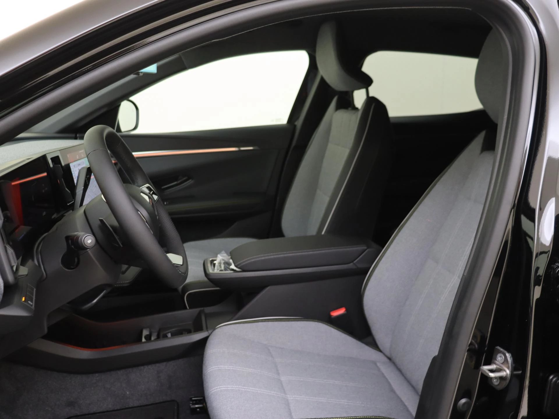 Renault-Megane E-Tech-image-17