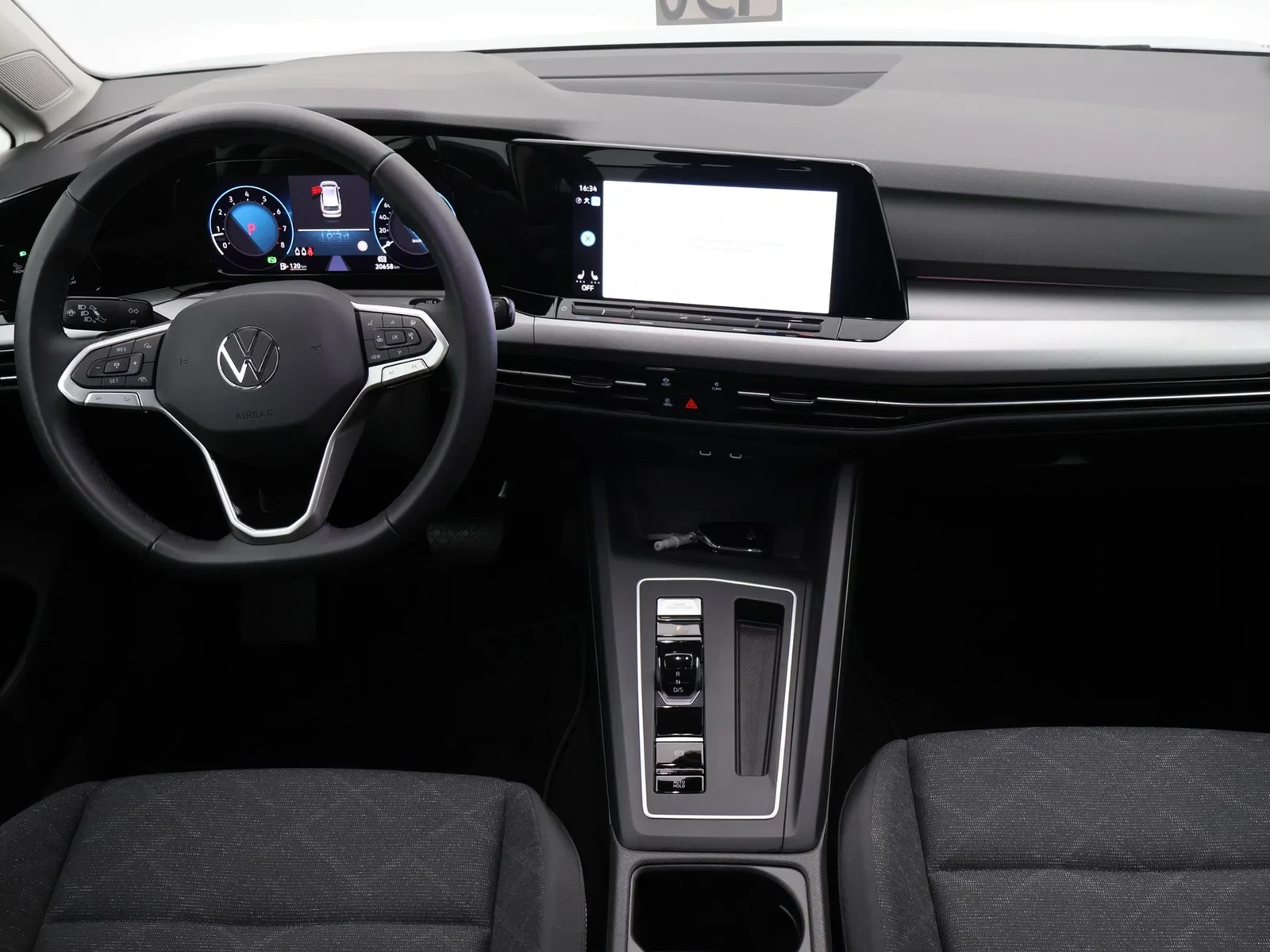 Volkswagen-Golf-image-9