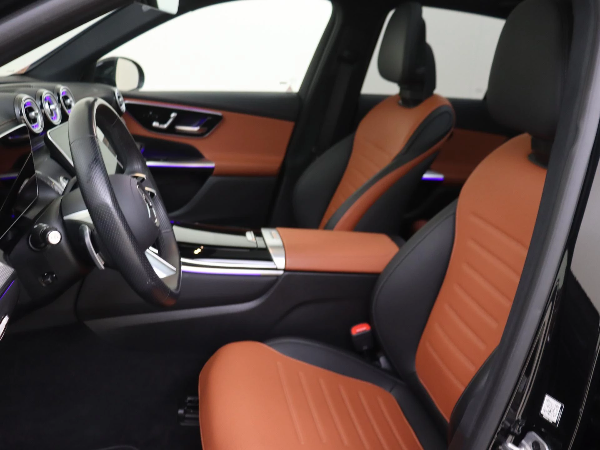 Mercedes-Benz-GLC-image-10