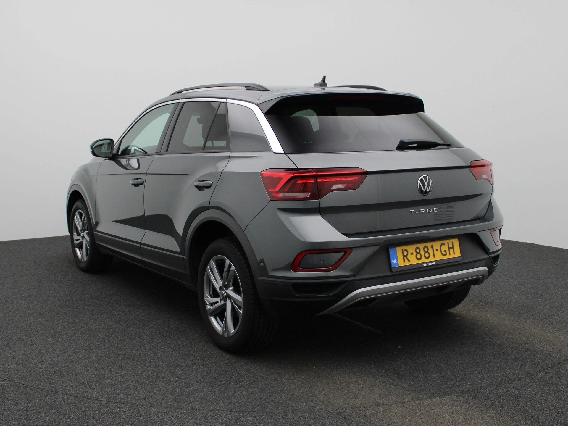 Volkswagen-T-Roc-image-1
