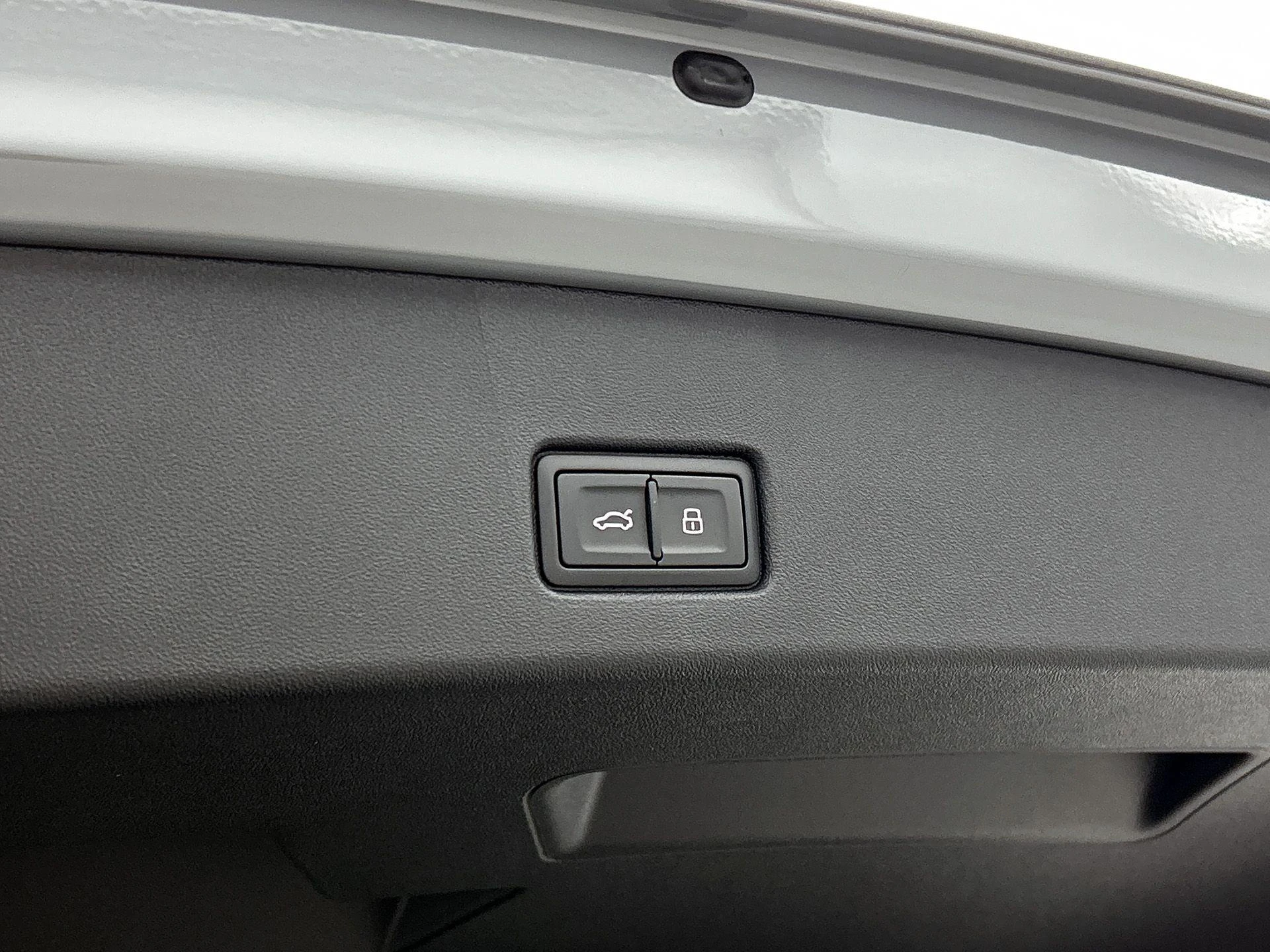 Audi-Q4 e-tron-image-24