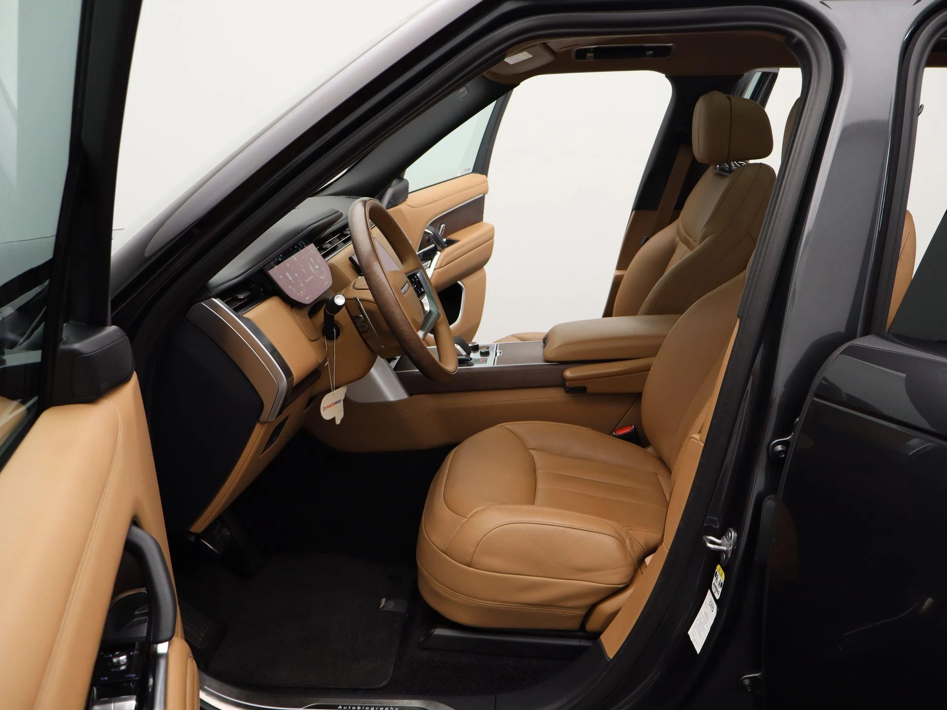 Land Rover-Range Rover-image-11