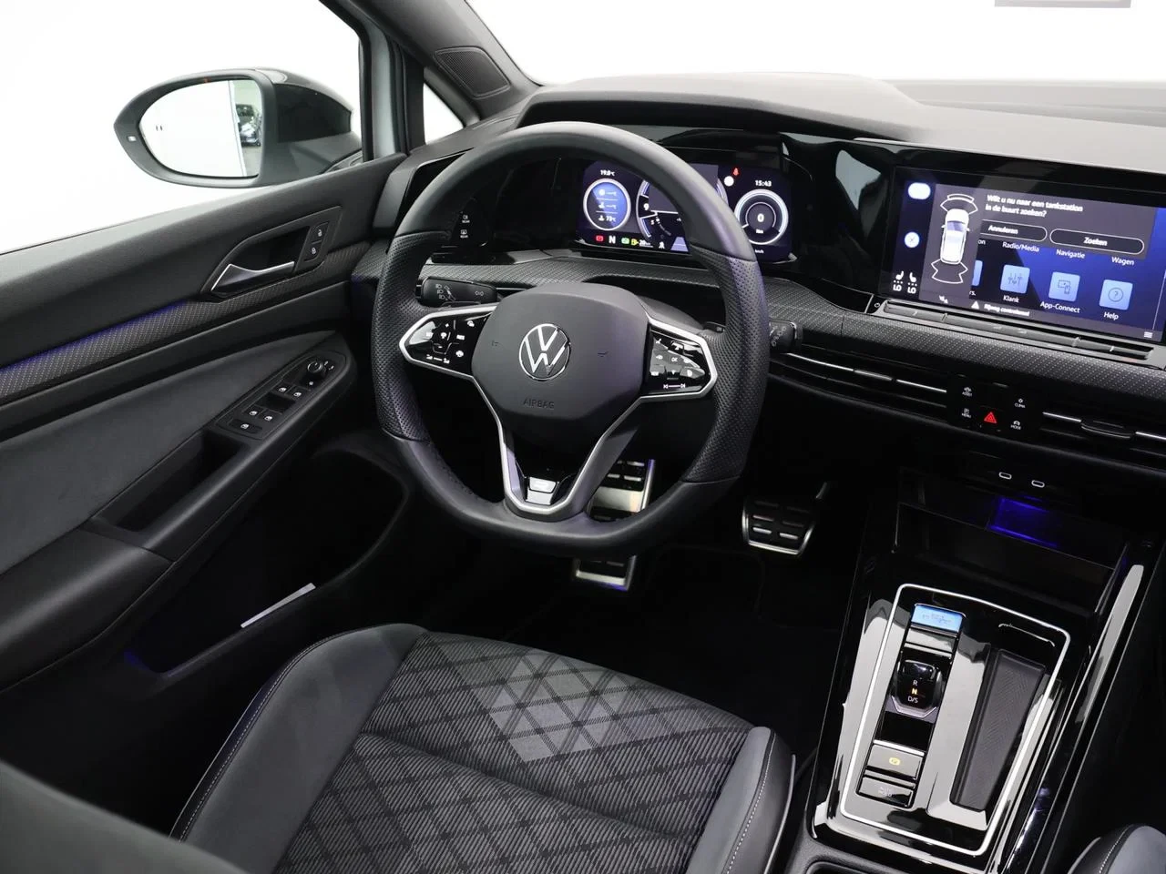 Volkswagen-Golf-image-8