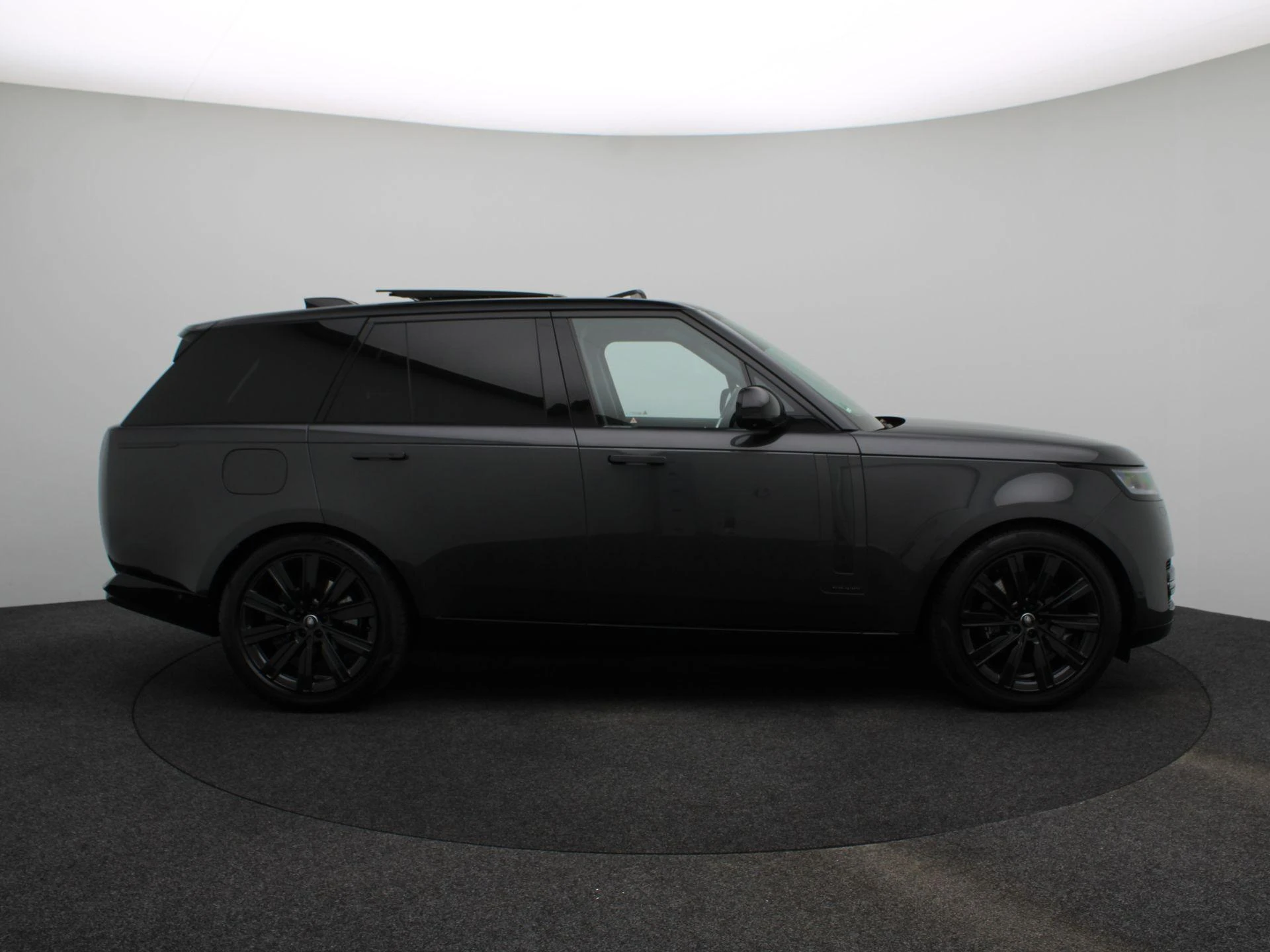 Land Rover-Range Rover-image-5