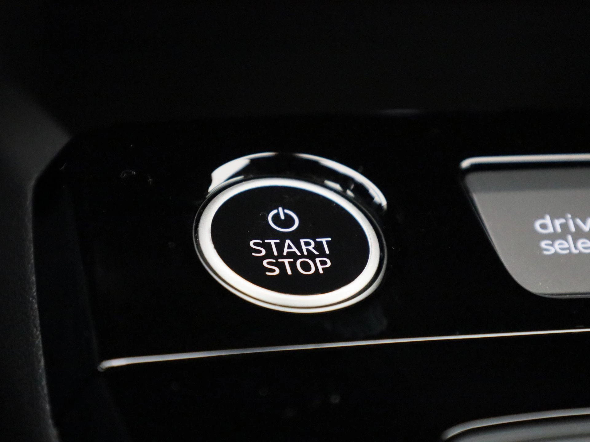 Audi-Q6 e-tron-image-22