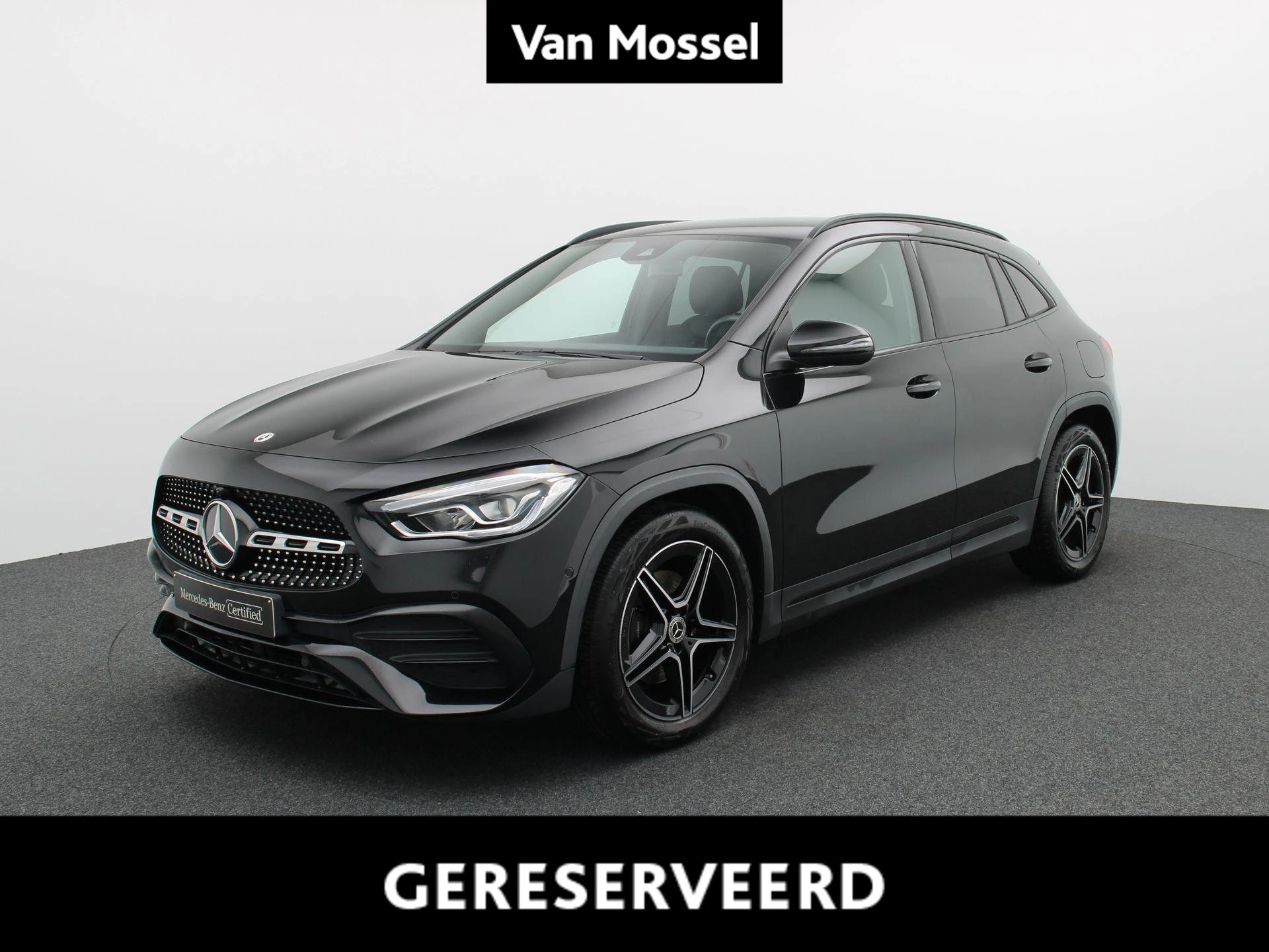 Mercedes-Benz-GLA-image-0