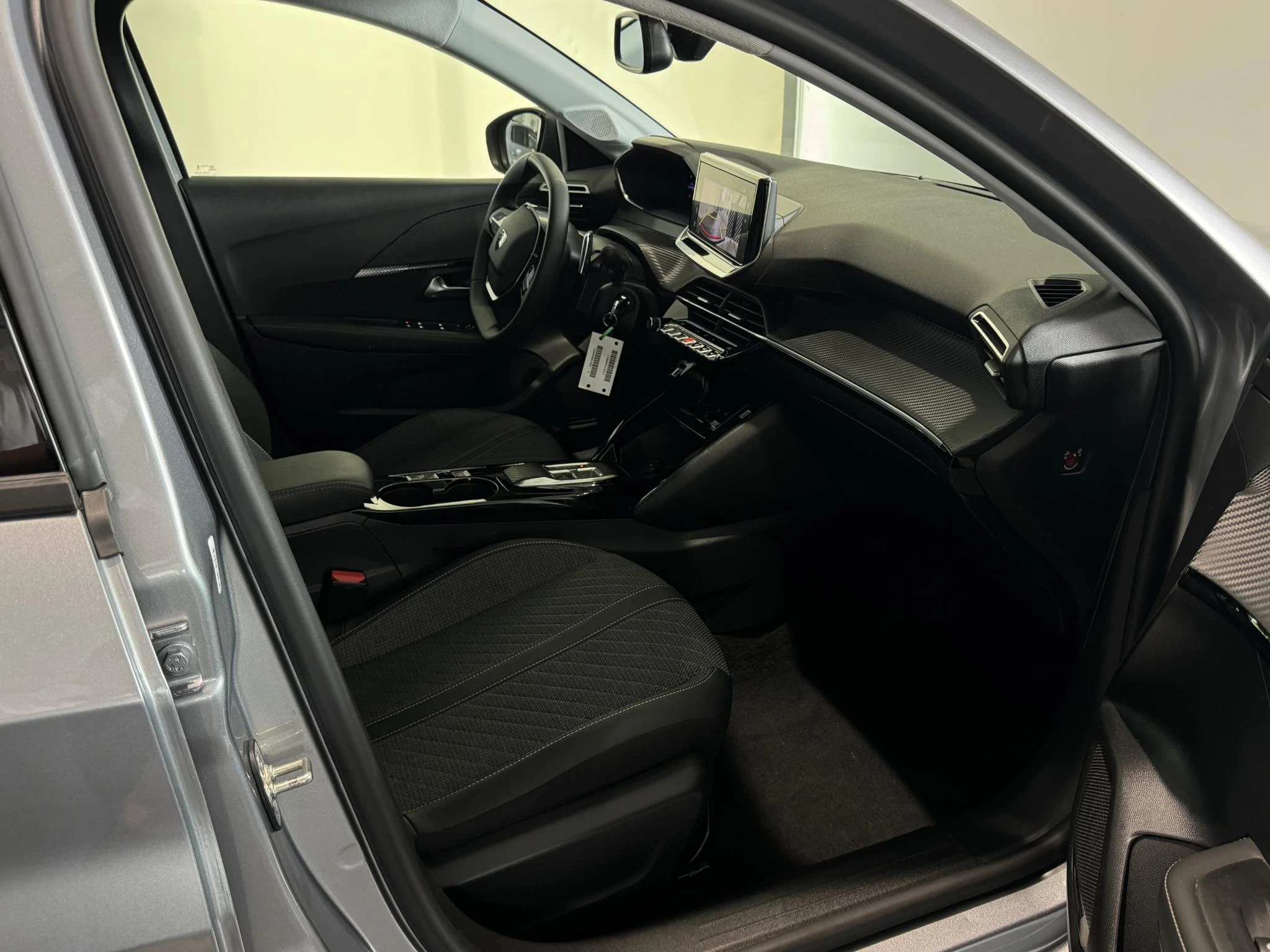 Peugeot-208-image-43