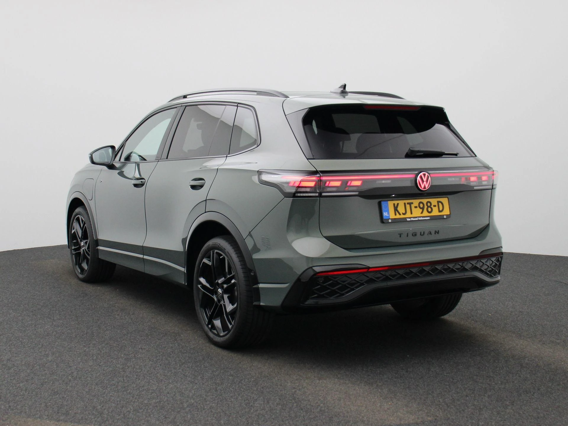 Volkswagen-Tiguan-image-1