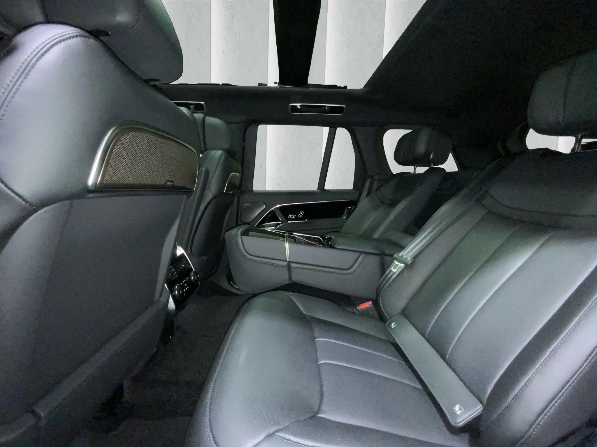 Land Rover Range Rover Autobiography 3.0 P550e 22 | AHK | Kühlfach