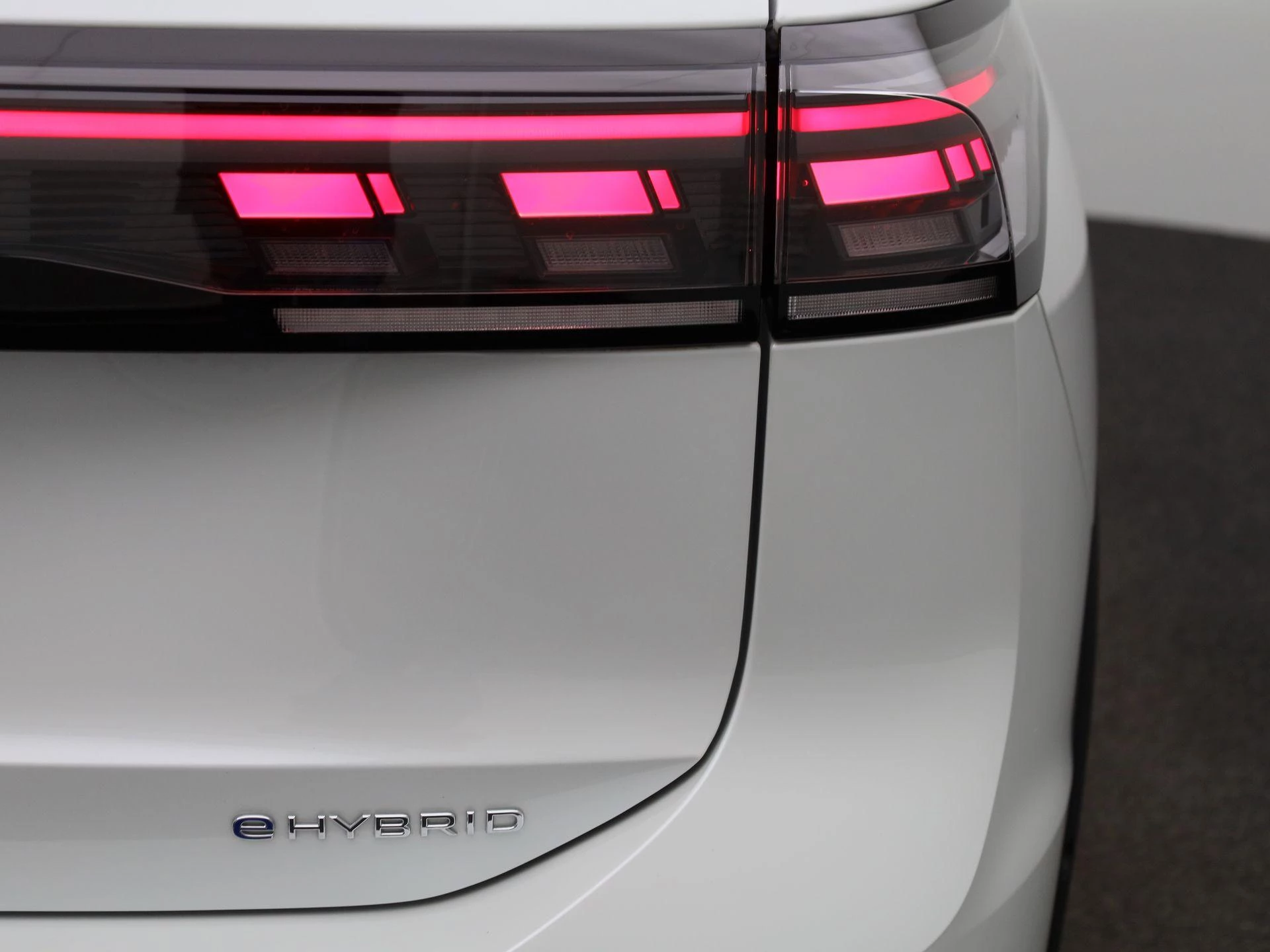 Volkswagen Tiguan 1.5 eHybrid R-Line Edition 272 PK |