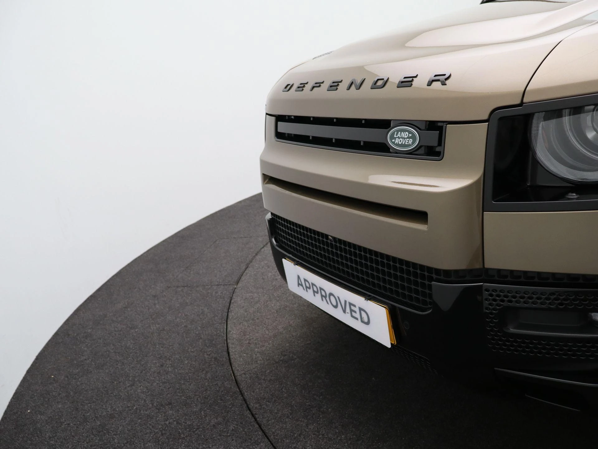 Land Rover Defender 110 2.0 P300e 110 X-Dynamic HSE